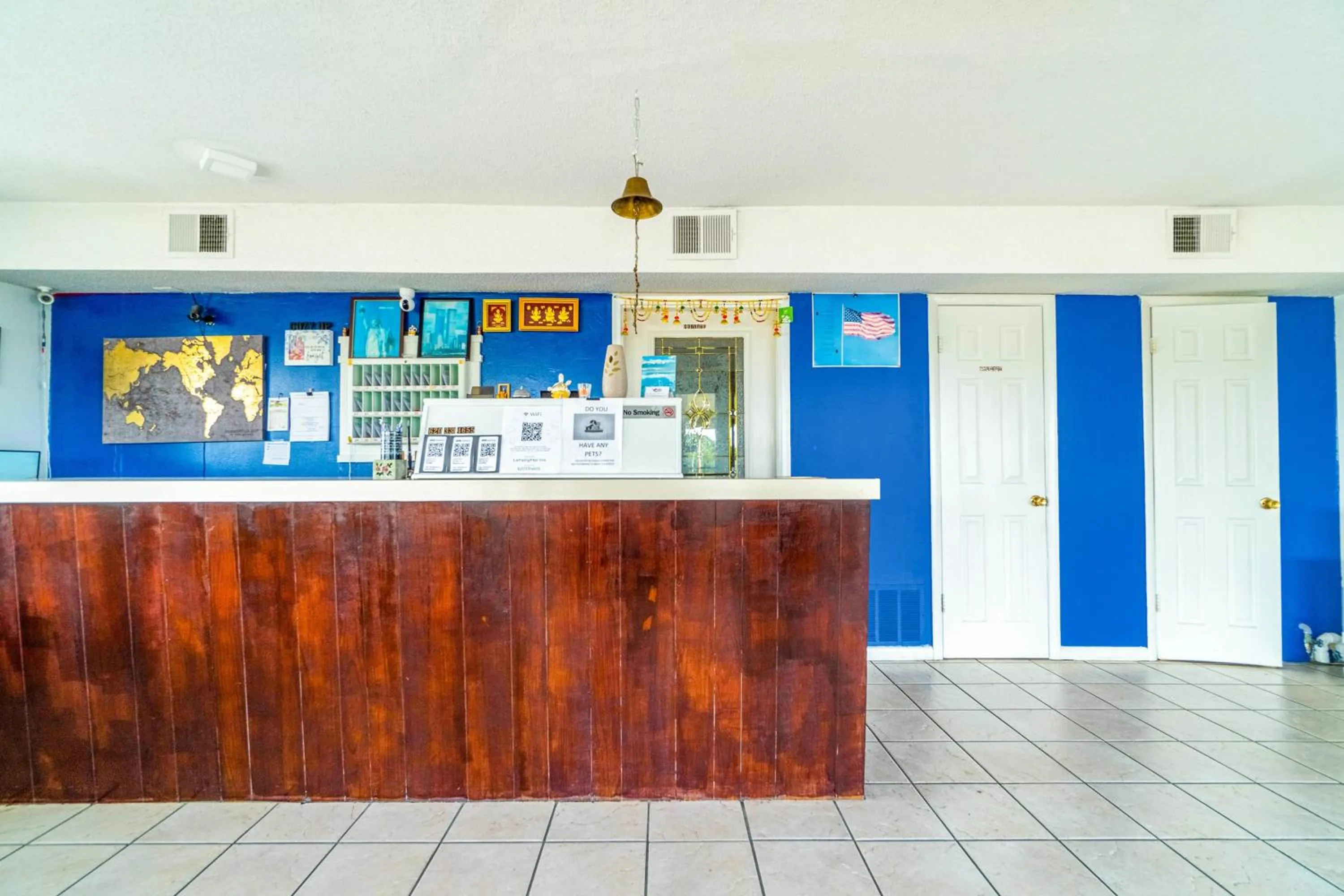 Lobby or reception in Lamplighter Inn By OYO Independence