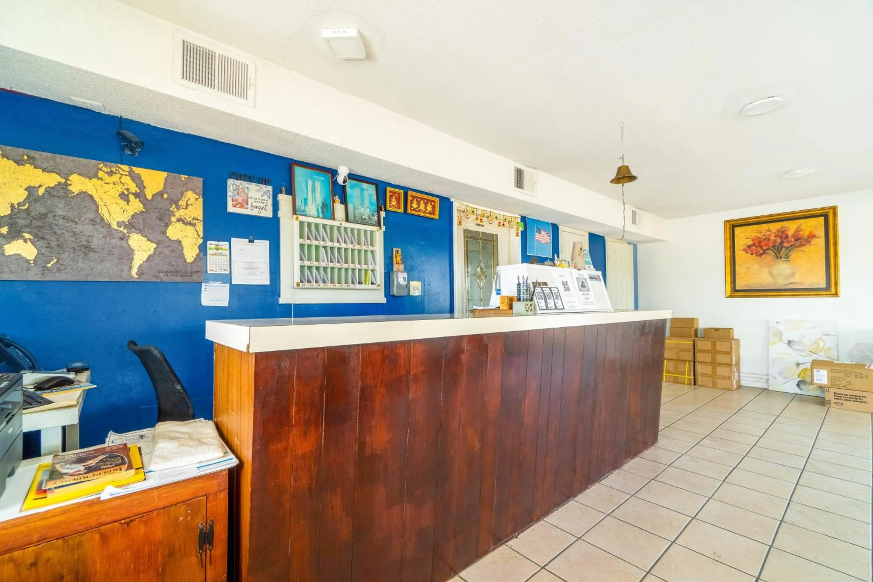 Lobby or reception in Lamplighter Inn By OYO Independence