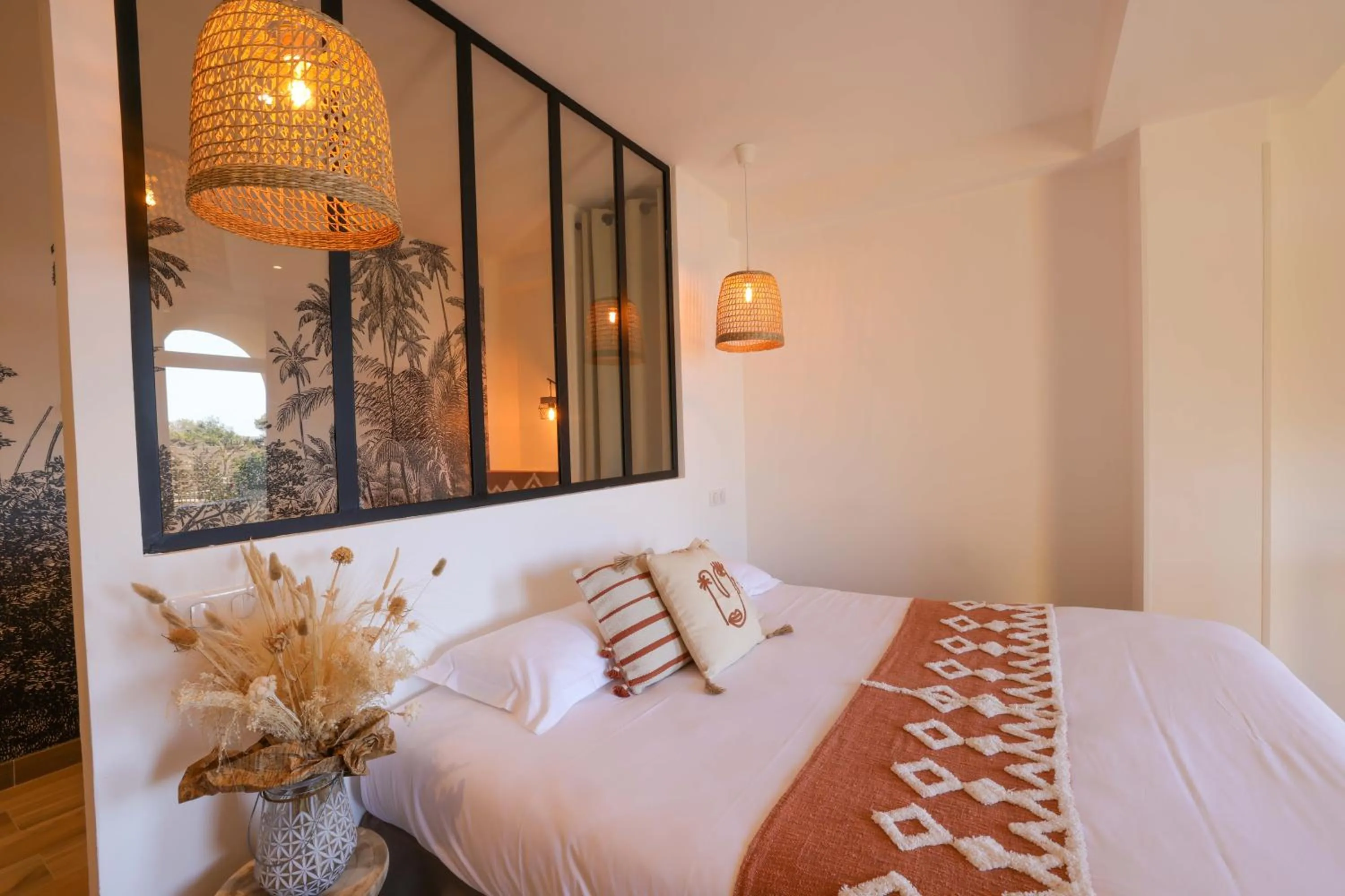 Photo of the whole room, Bed in Le Saint Erasme, Hotel Eco Friendly