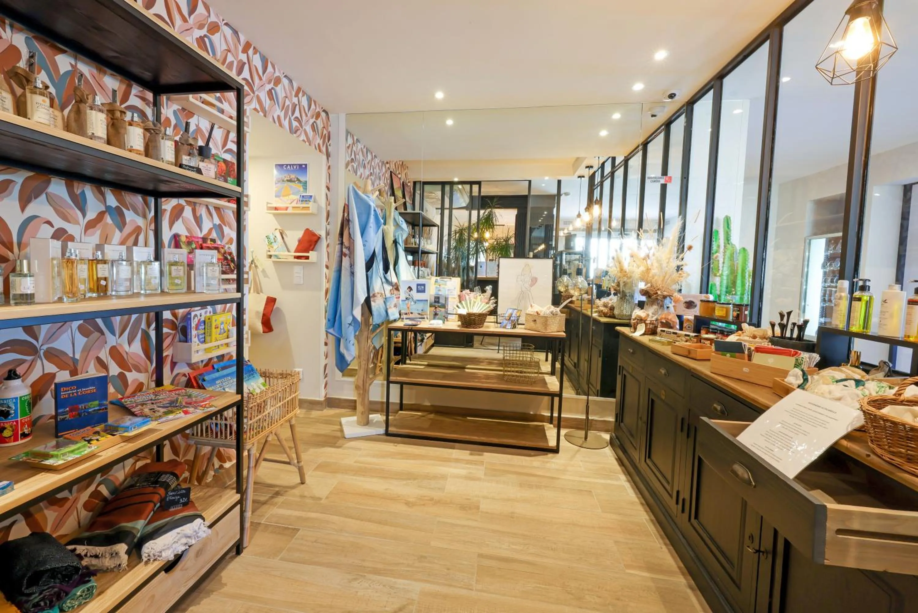 On-site shops in Le Saint Erasme, Hotel Eco Friendly