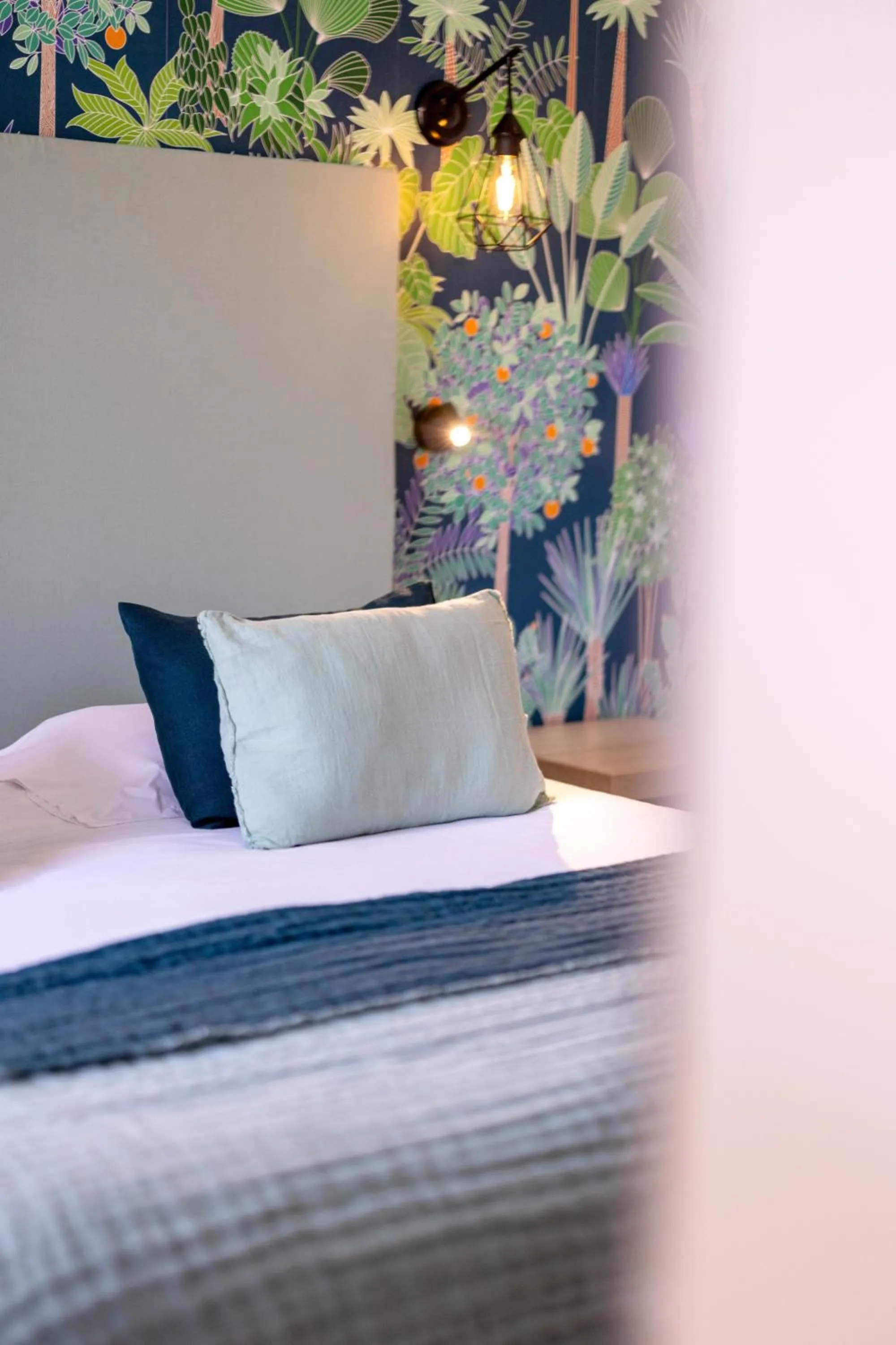 Decorative detail, Bed in Le Saint Erasme, Hotel Eco Friendly