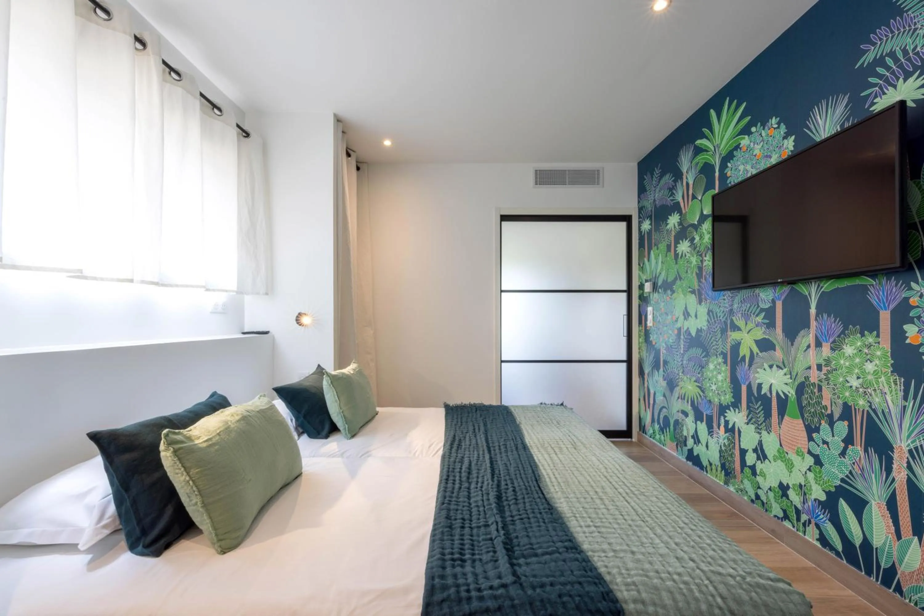 Photo of the whole room, Bed in Le Saint Erasme, Hotel Eco Friendly