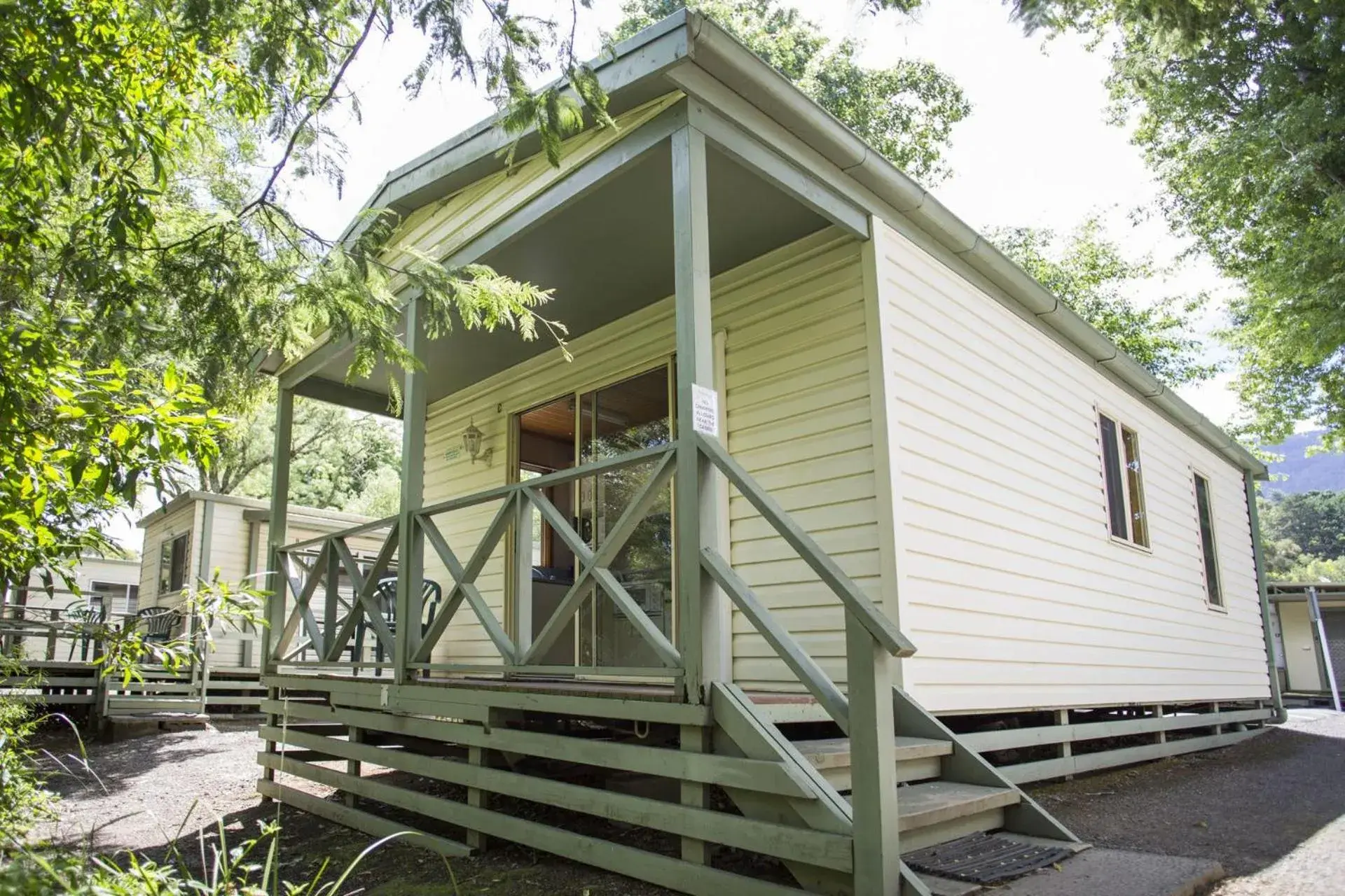 Riverside - Two-Bedroom Ensuite Cabin in Warburton Holiday Park Riverside - Two-Bedroom Ensuite Cabin in Warburton Holiday Park