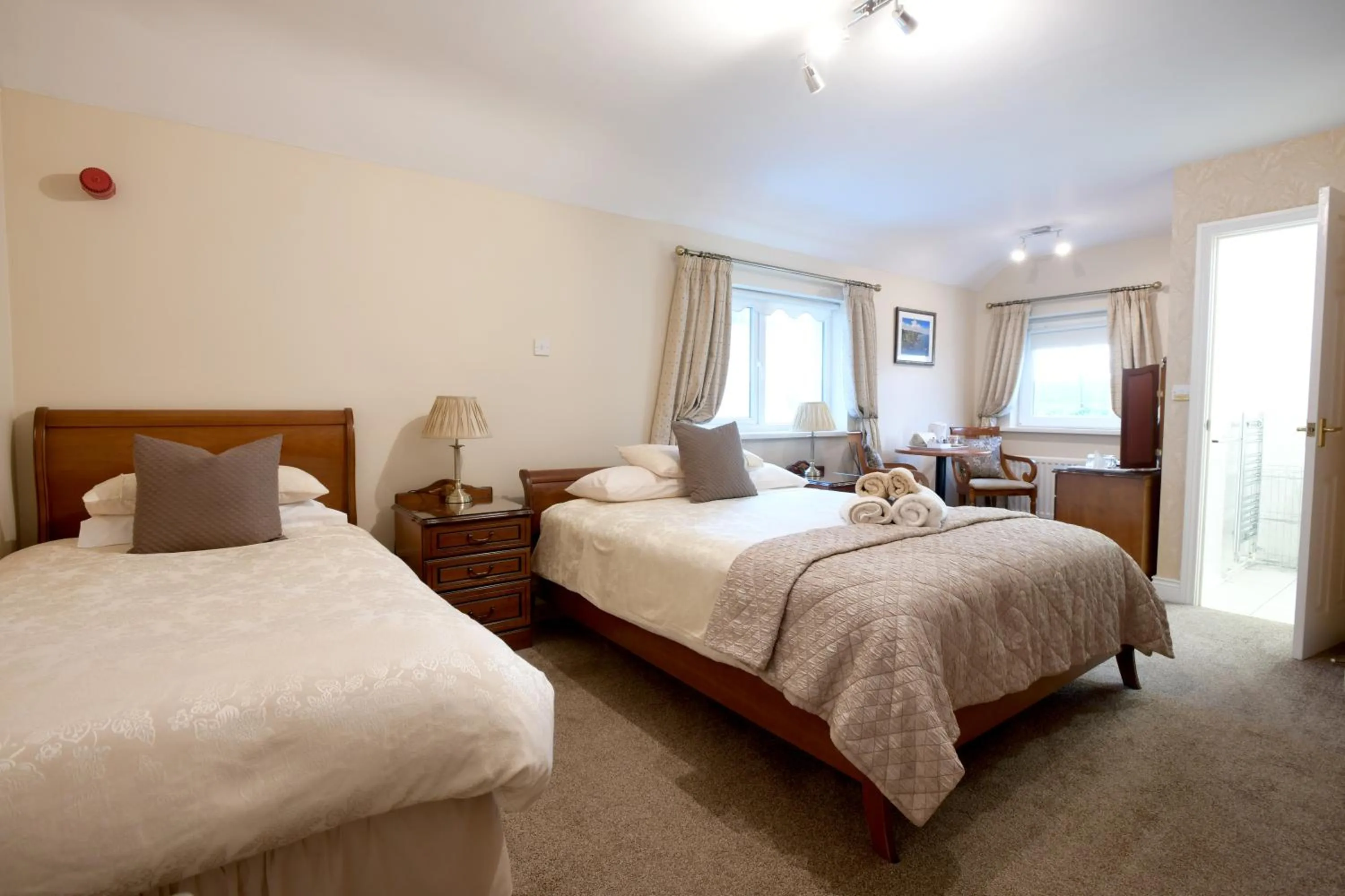 Photo of the whole room, Bed in Cul-Erg House & Kitchen