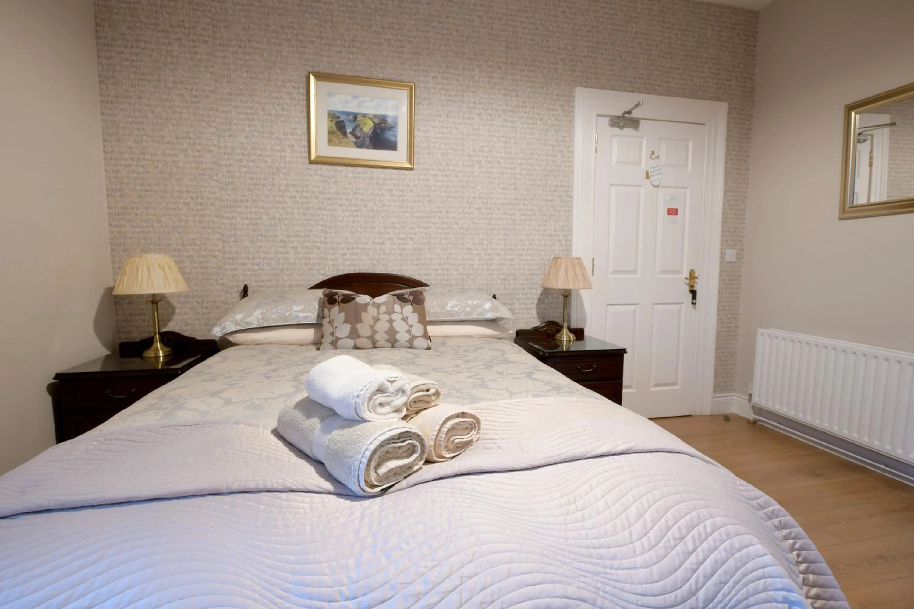 Bedroom, Bed in Cul-Erg House & Kitchen