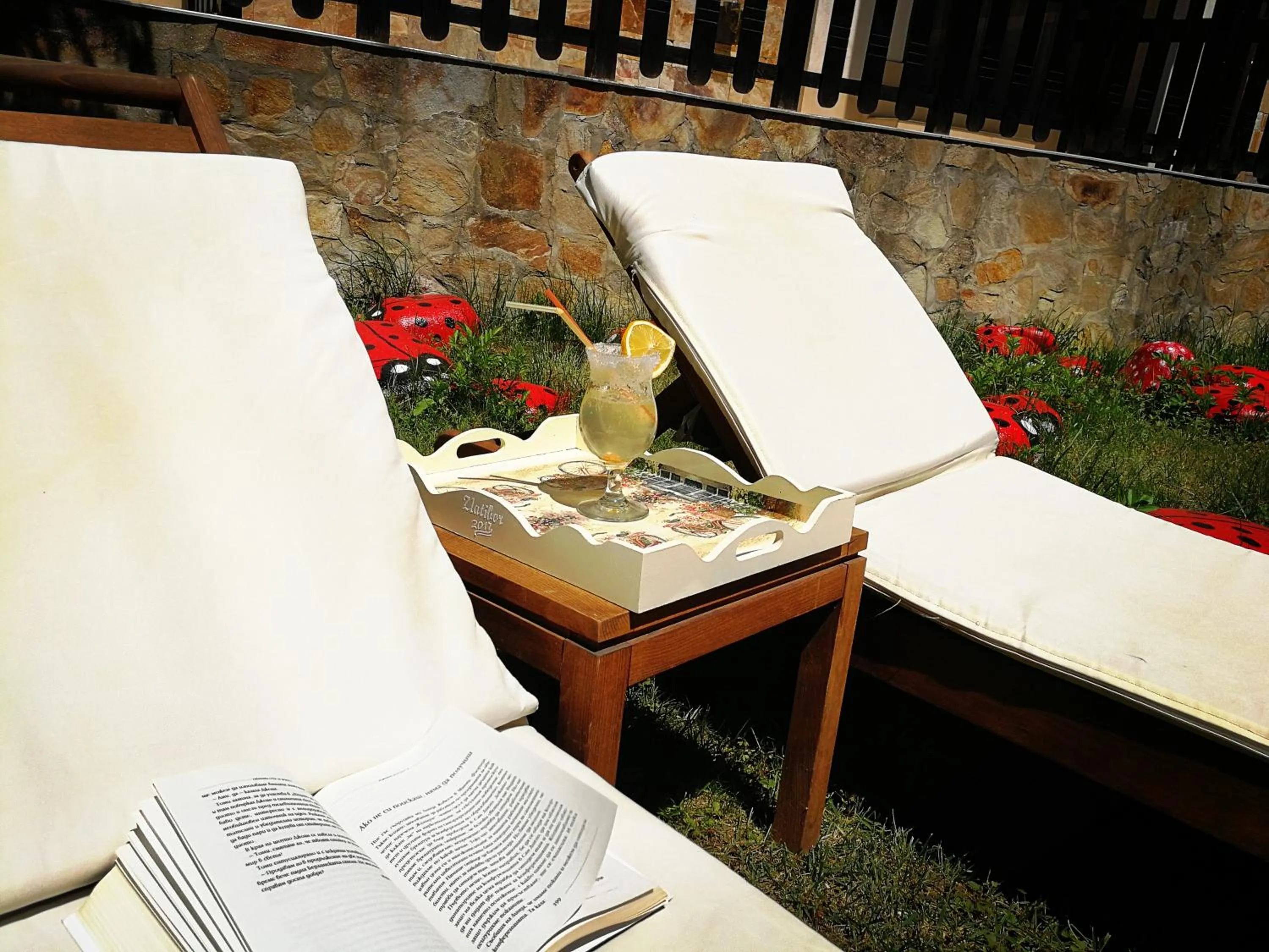 Summer in Apart Hotel Dream