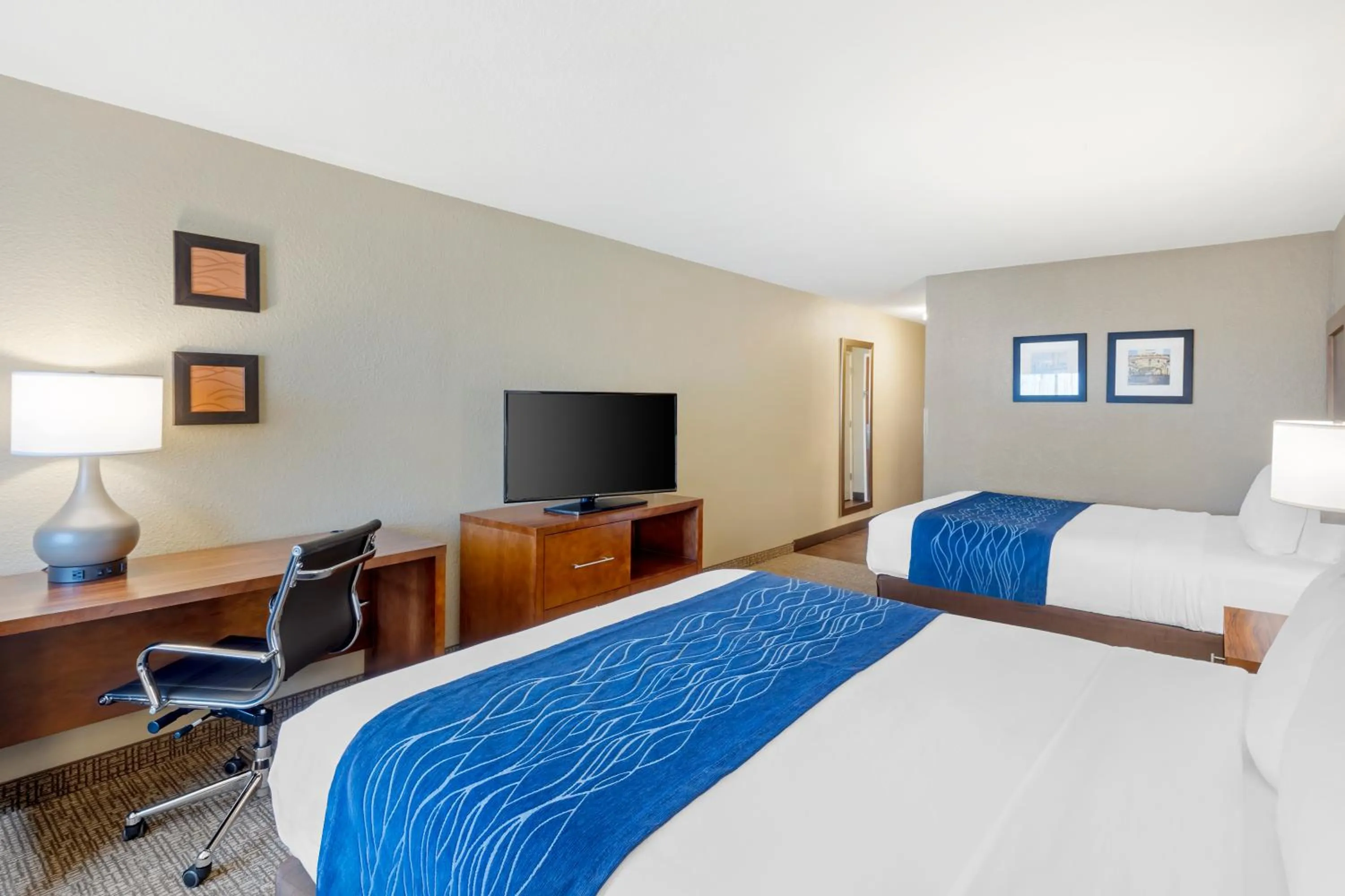 Bed in Comfort Inn & Suites Rocklin - Roseville