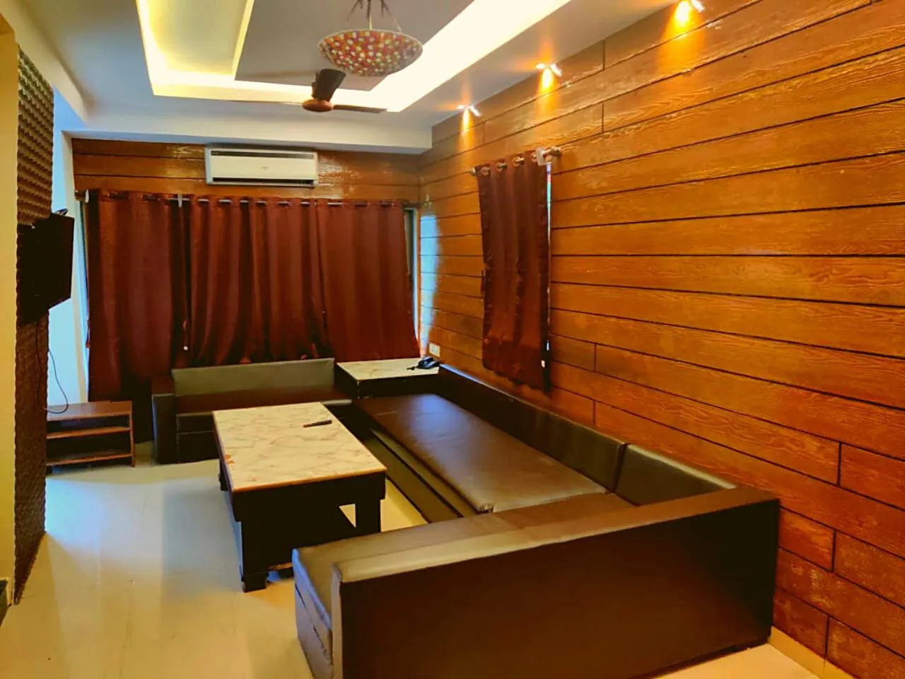 Living room in Hill Forest Resort