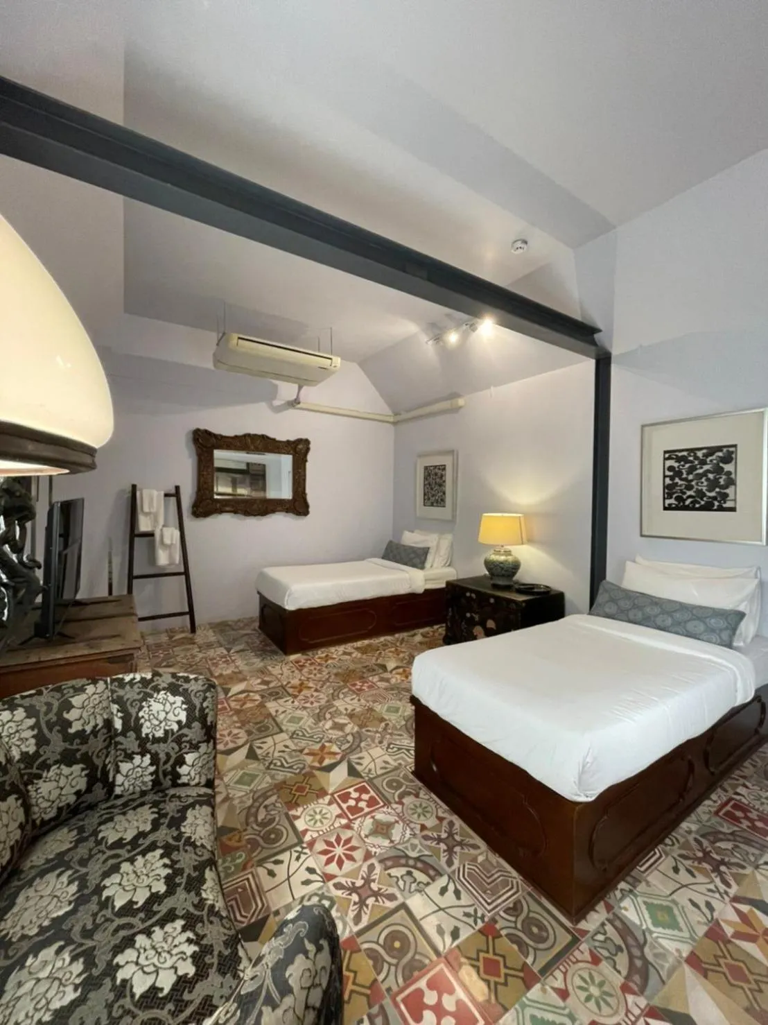 Bed in JARITT NyMMANH