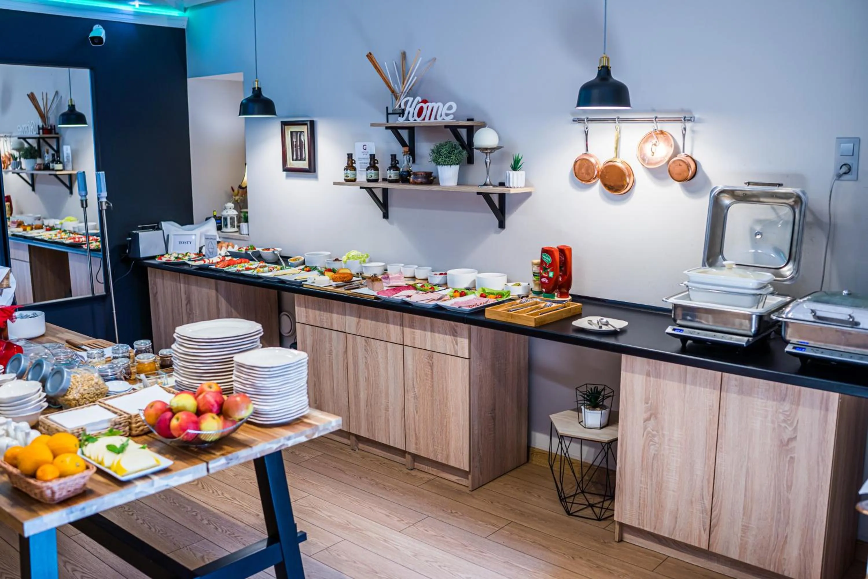 Food and drinks in GLAMOUR - Restaurant & SPA