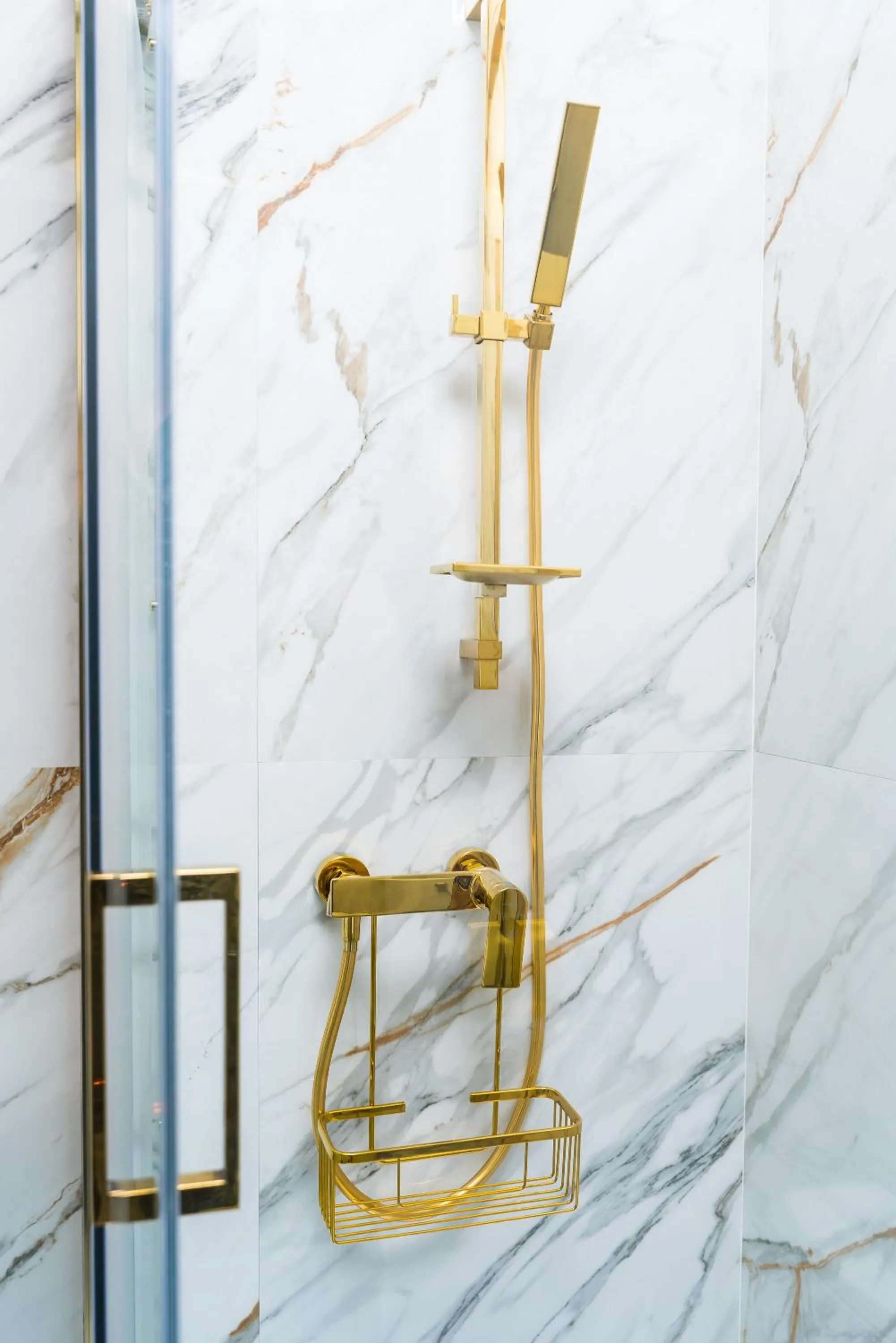 Shower in GLAMOUR - Restaurant & SPA