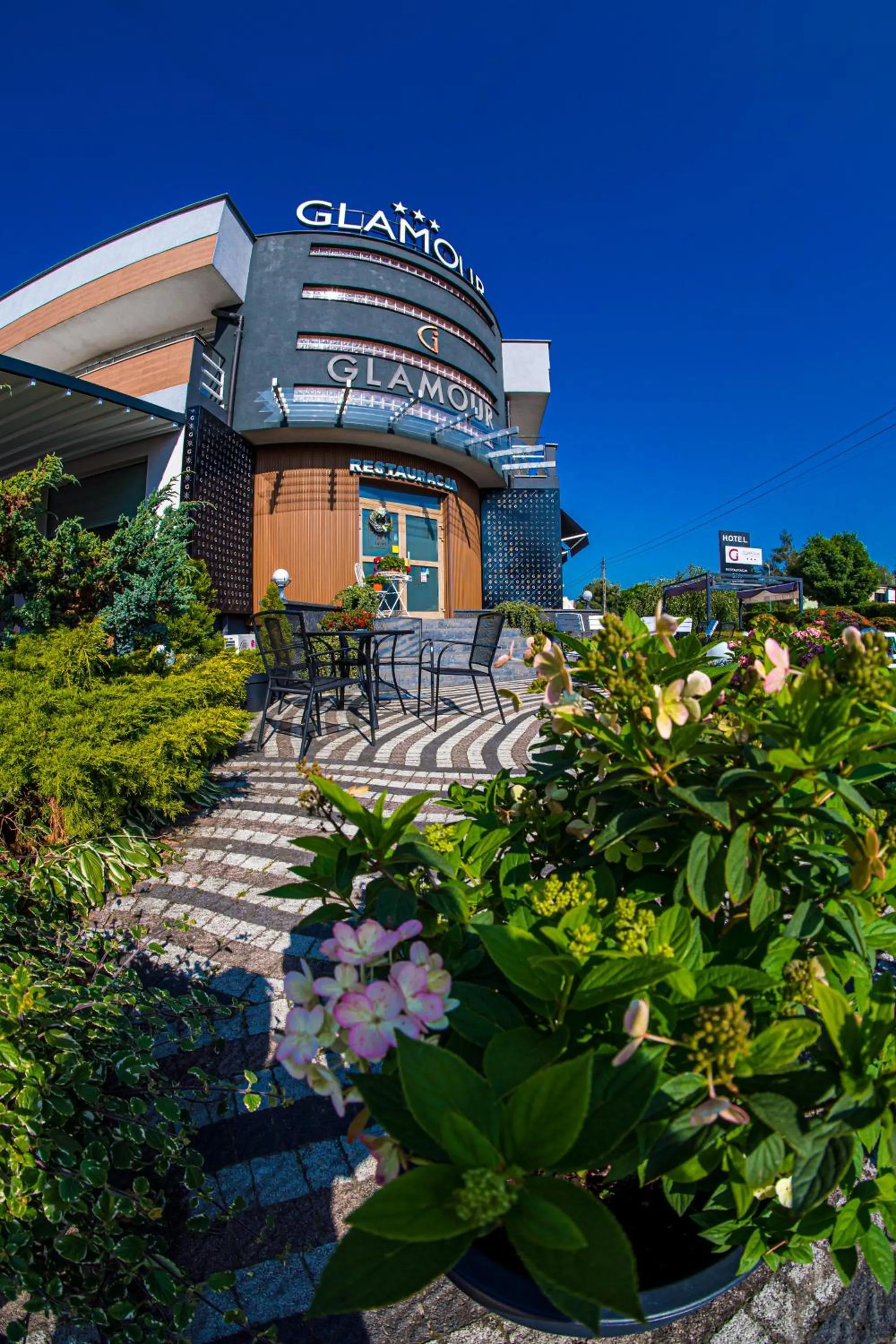 Property building in GLAMOUR - Restaurant & SPA