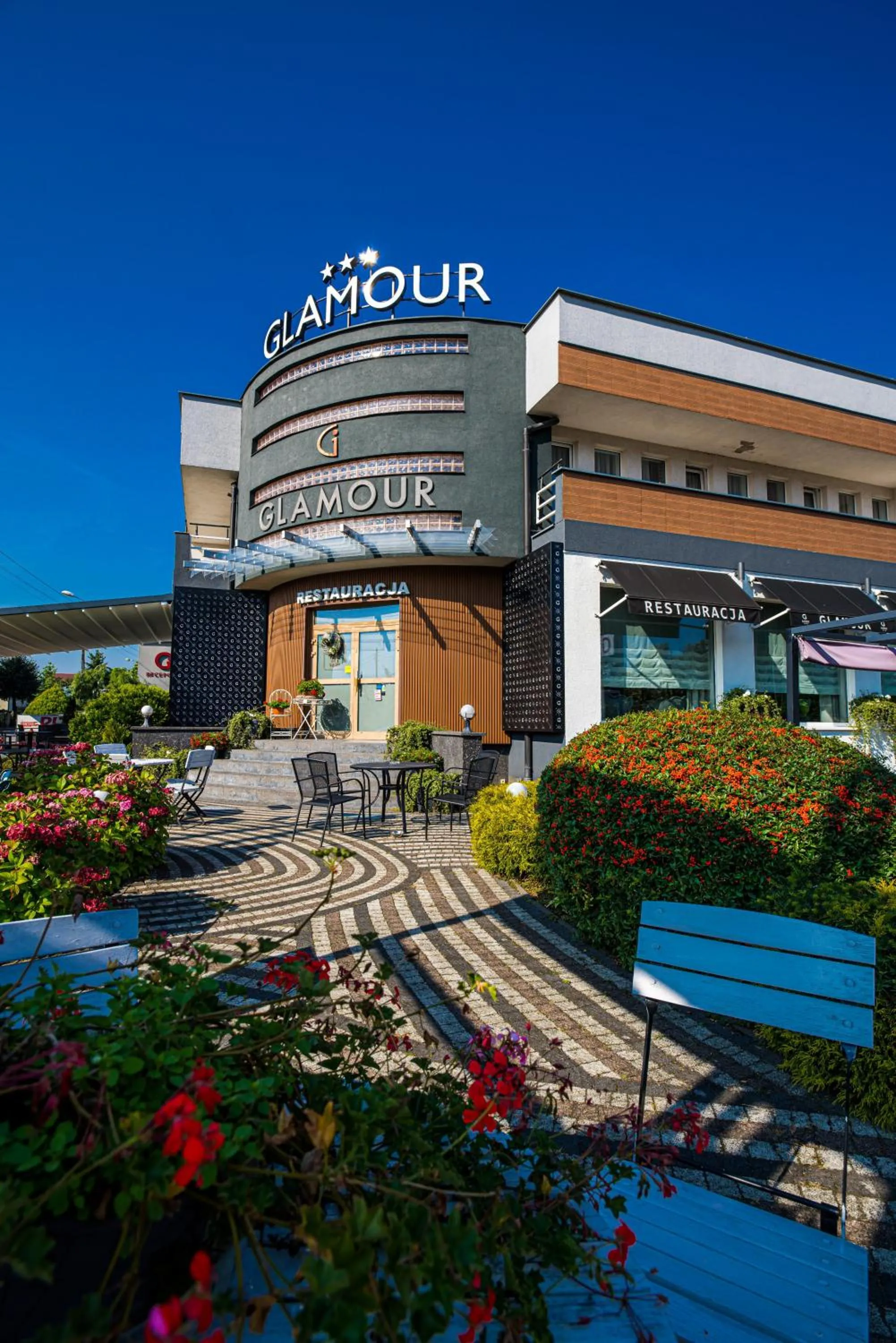 Property building in GLAMOUR - Restaurant & SPA