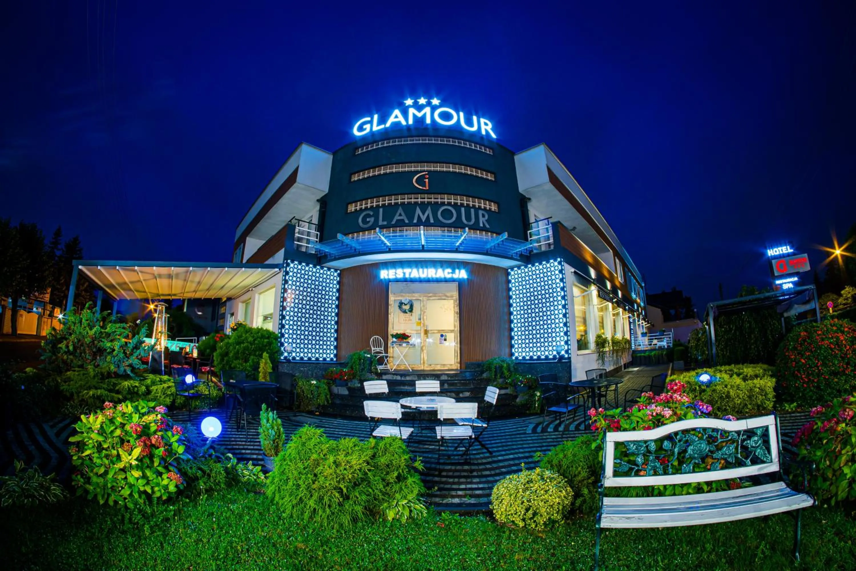 Property building in GLAMOUR - Restaurant & SPA