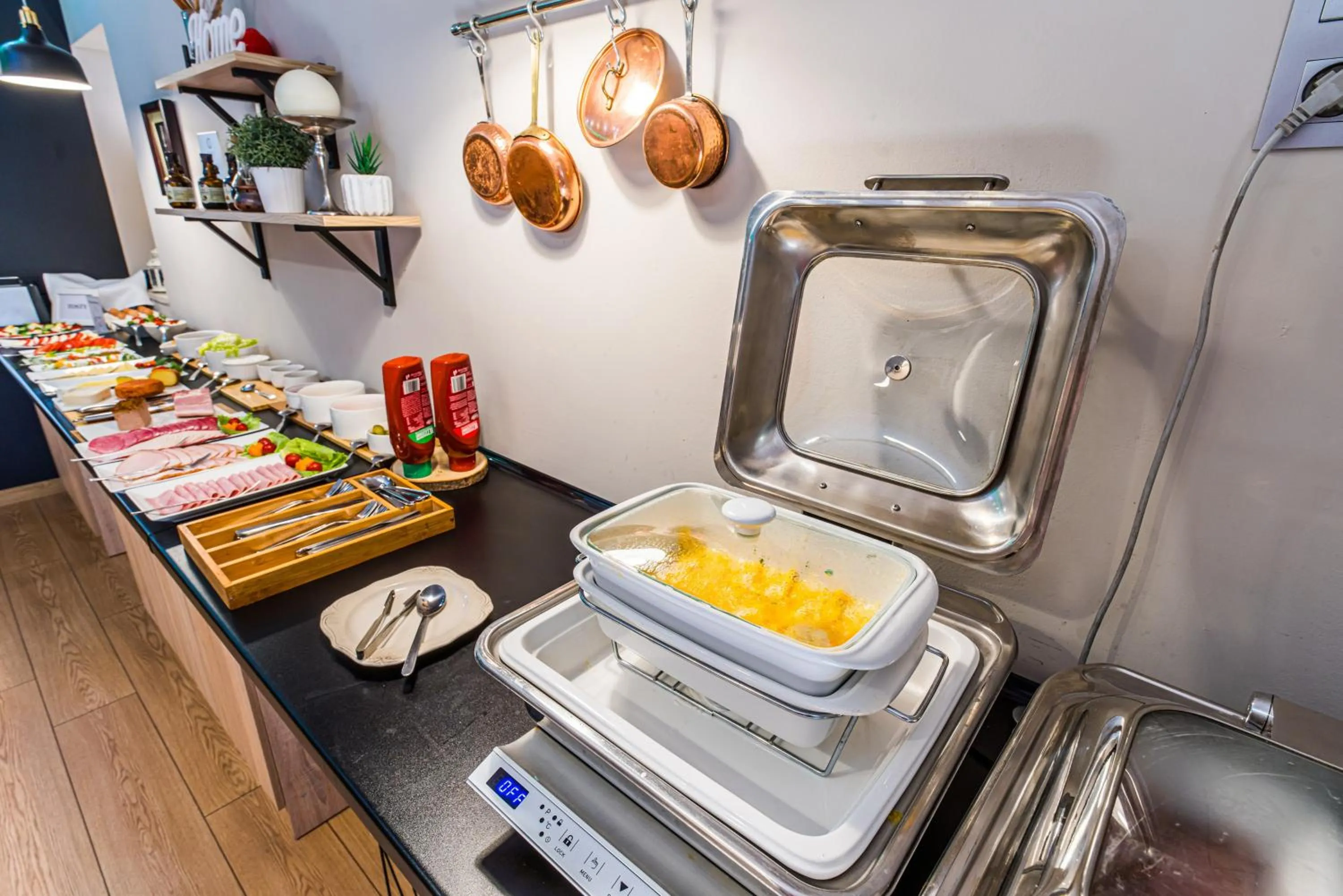 Food and drinks in GLAMOUR - Restaurant & SPA