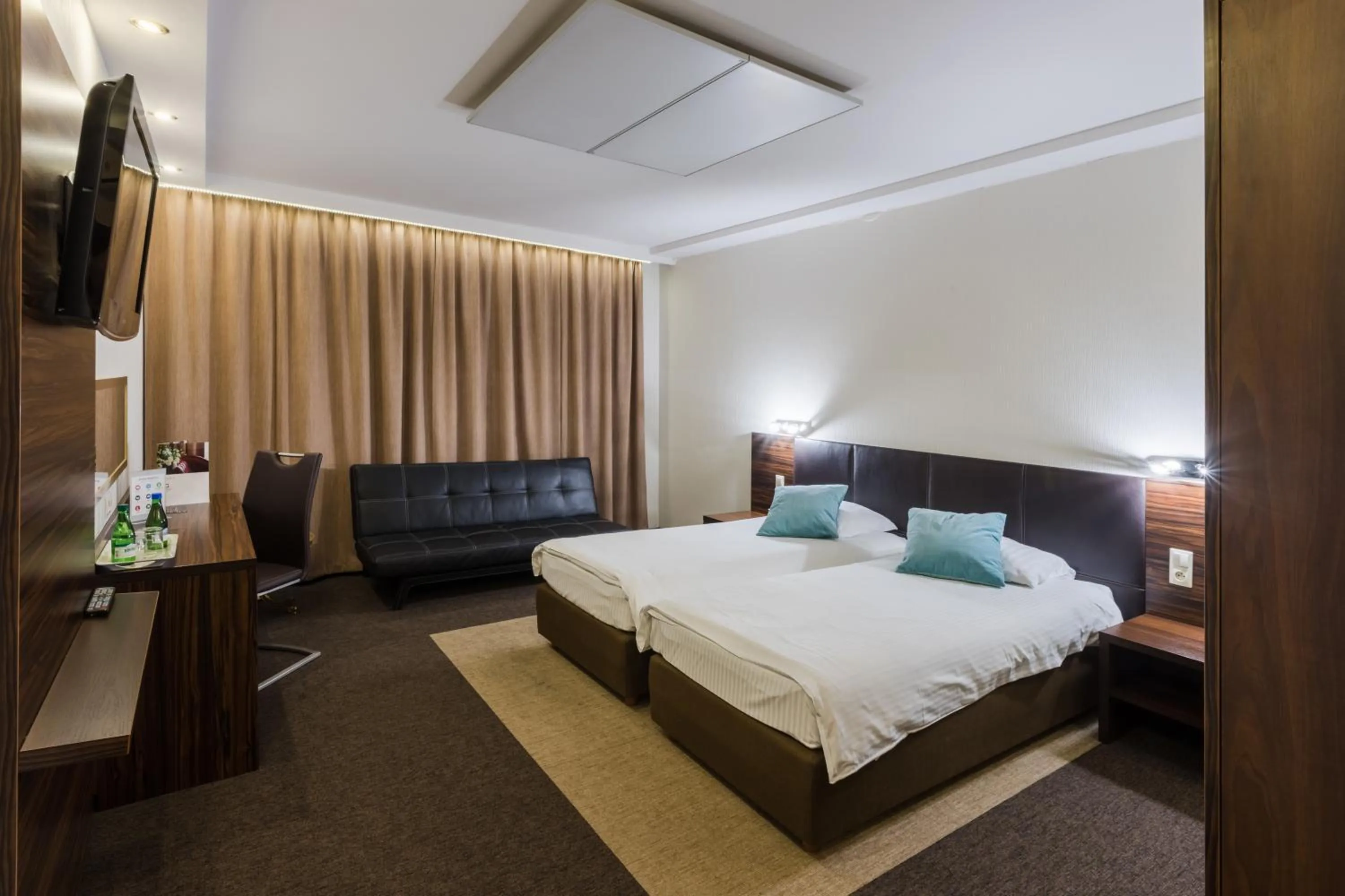 Bed in GLAMOUR - Restaurant & SPA