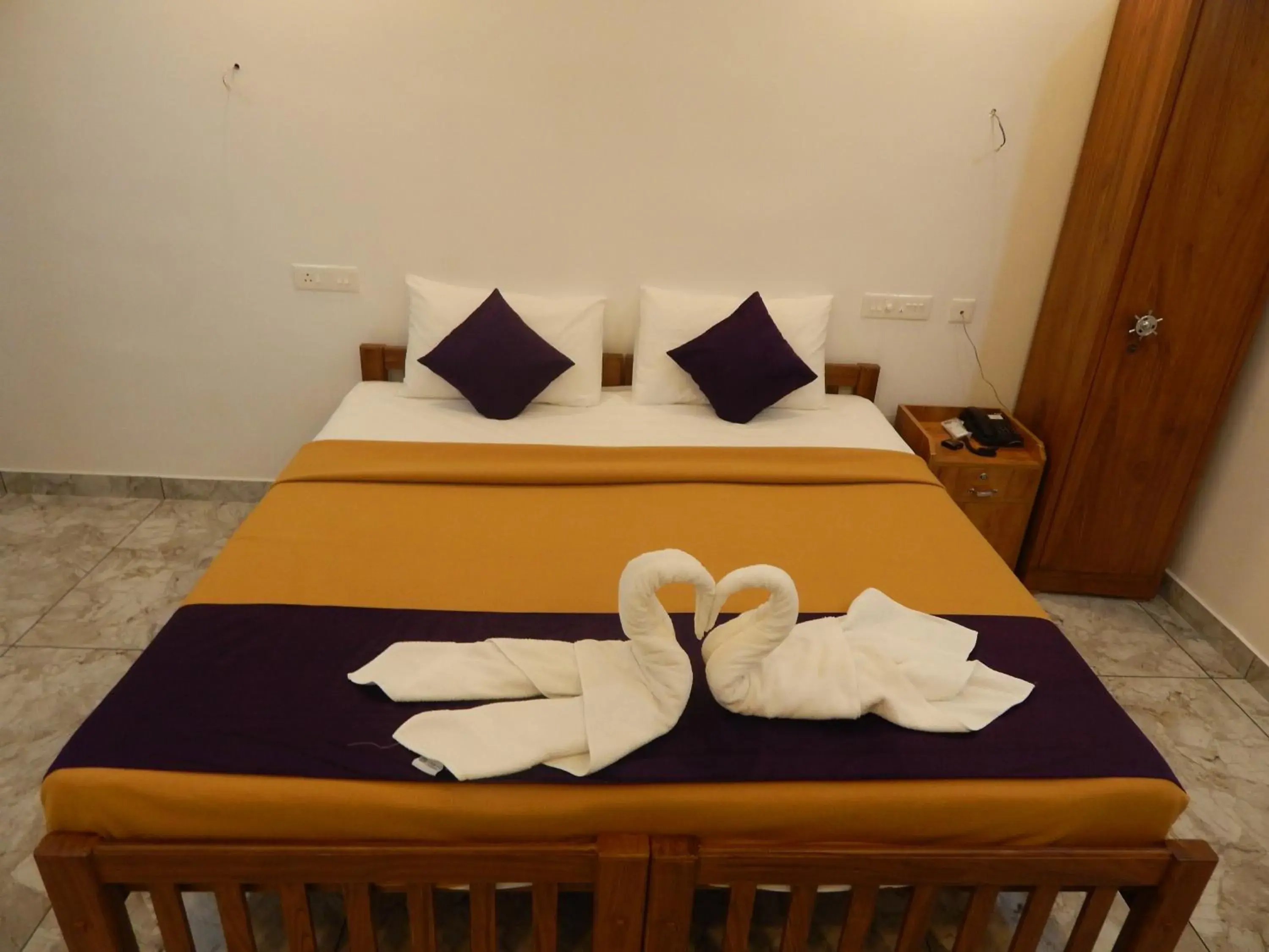 Deluxe King Room in Hisham Residency Deluxe King Room in Hisham Residency