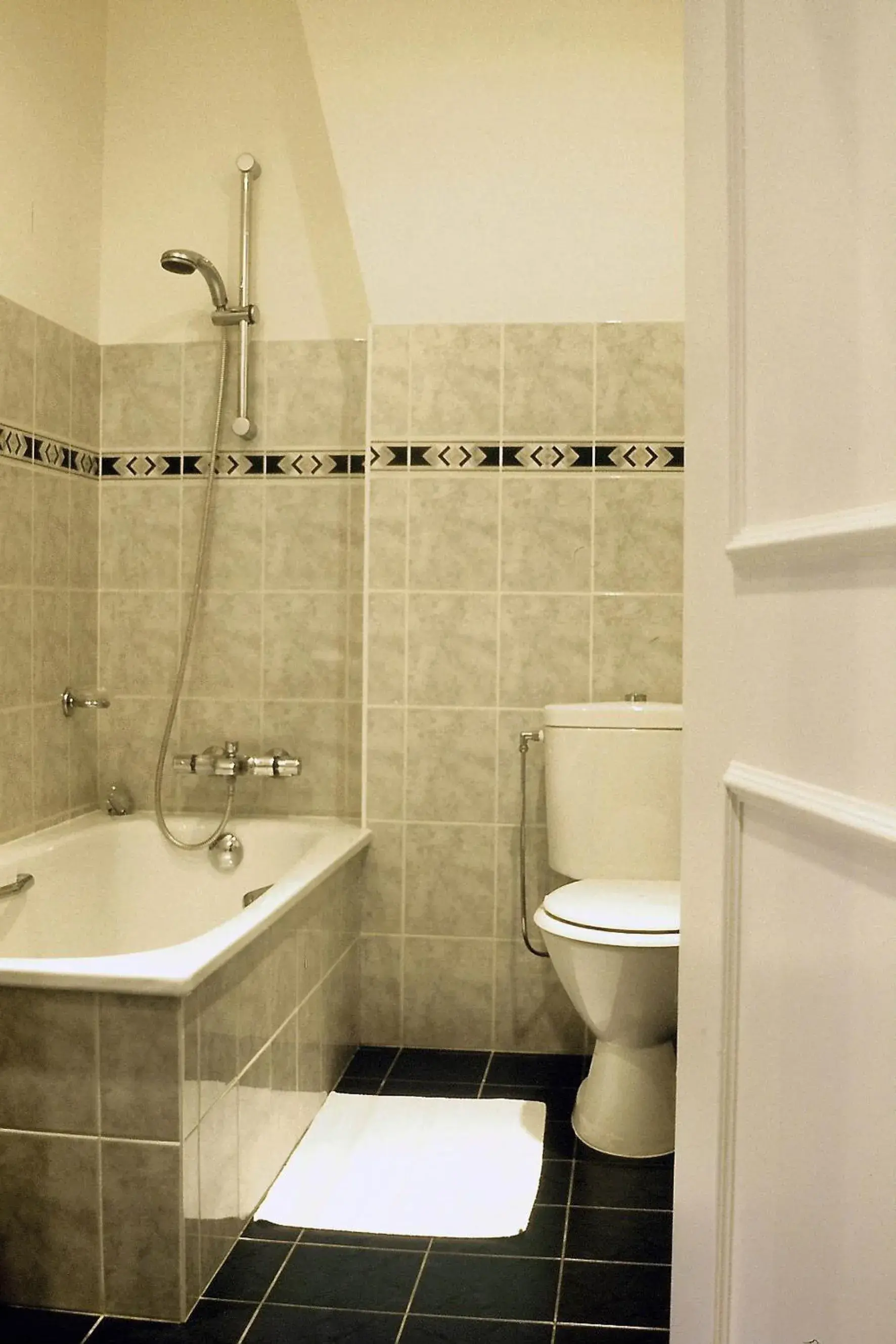Large Twin Room - single occupancy in Hotel De Franc Bois Large Twin Room - single occupancy in Hotel De Franc Bois