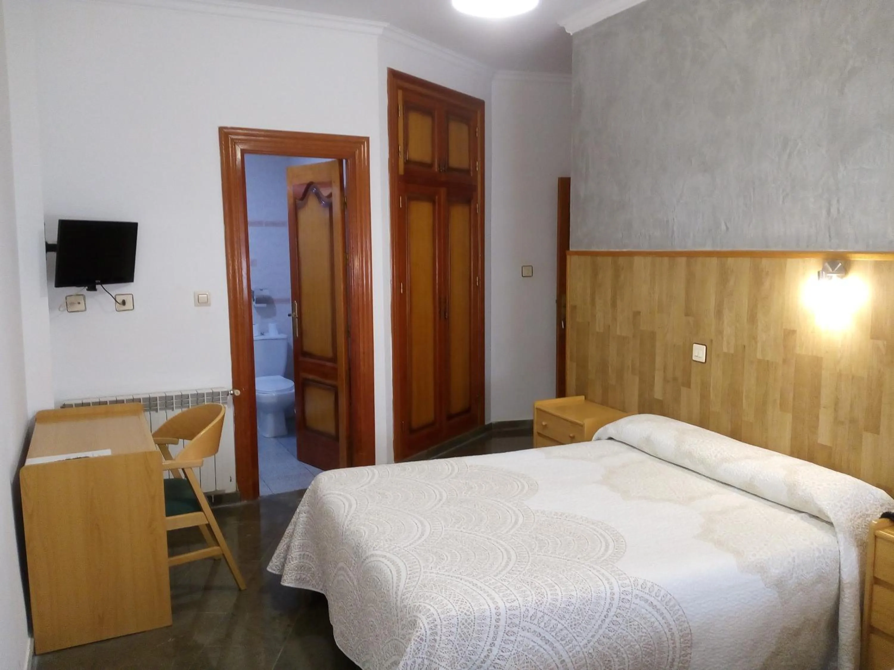 Bedroom, Bed in Hostal Manolete