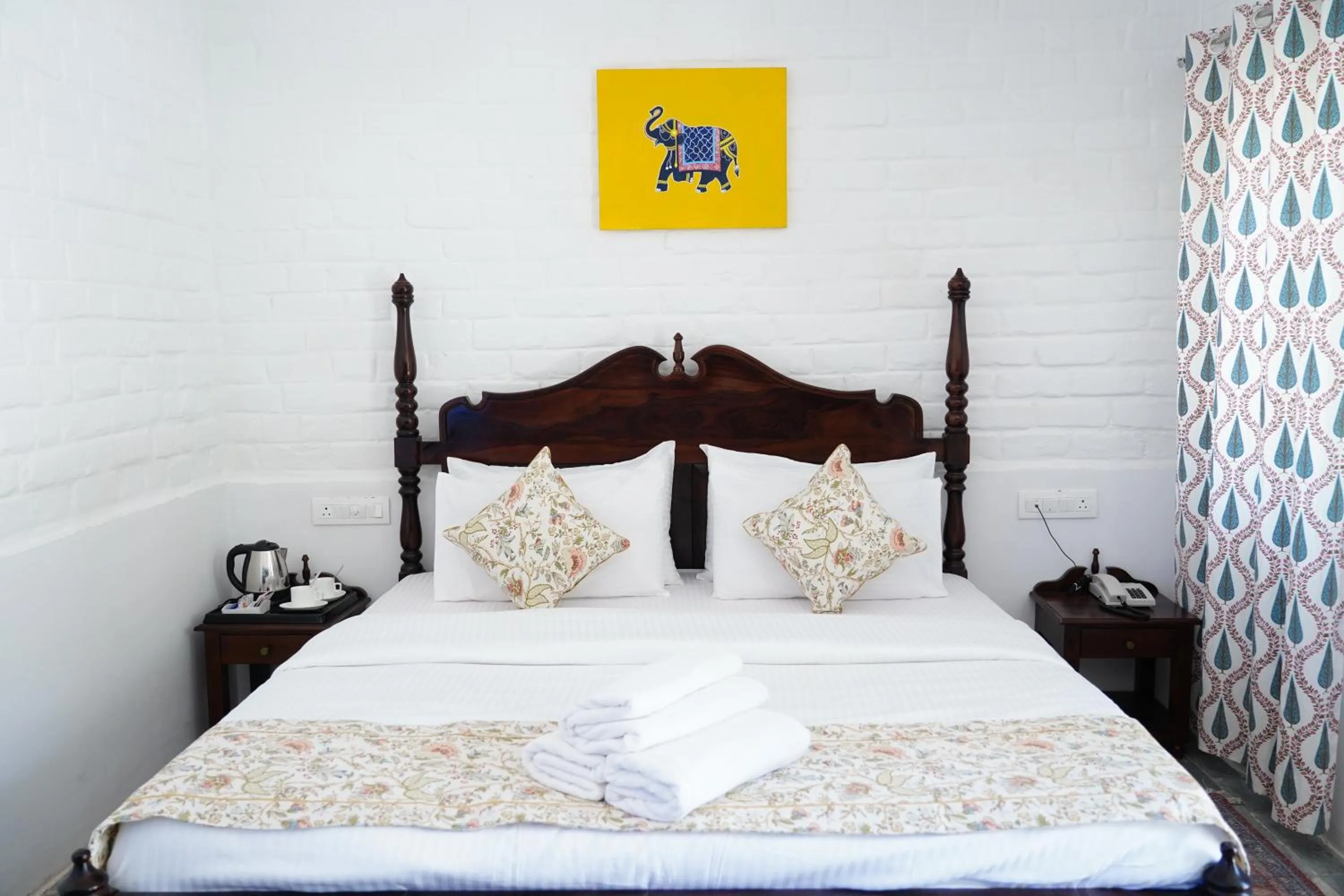 Bed in Heli Pushkar