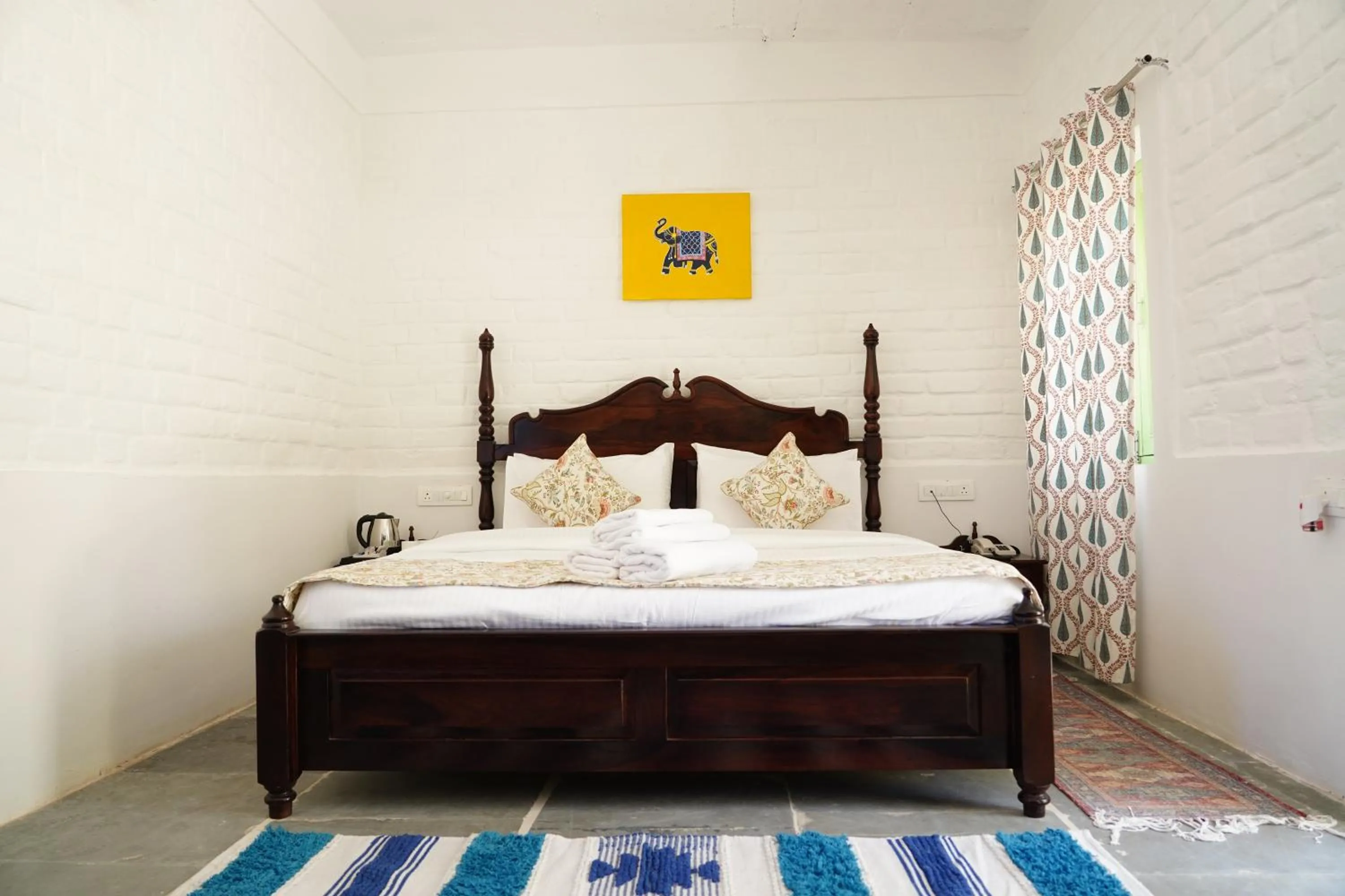 Bed in Heli Pushkar
