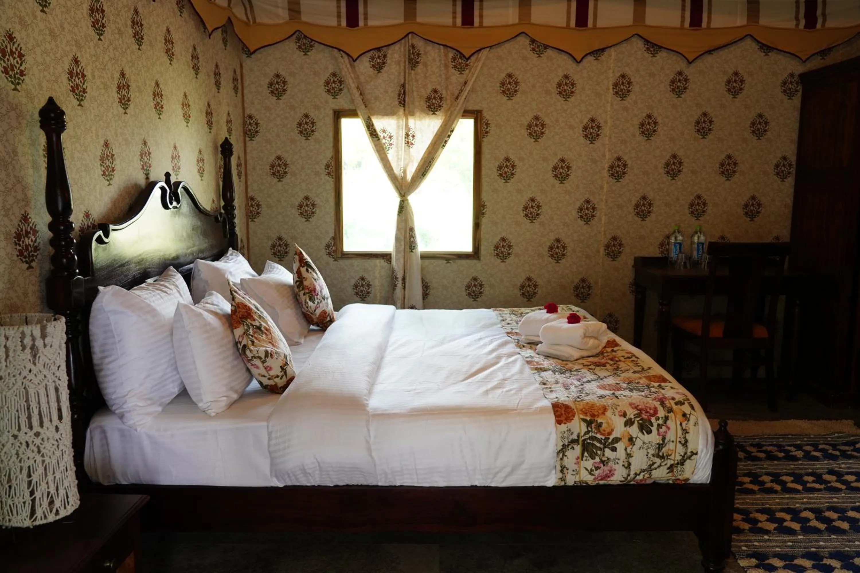 Bed in Heli Pushkar