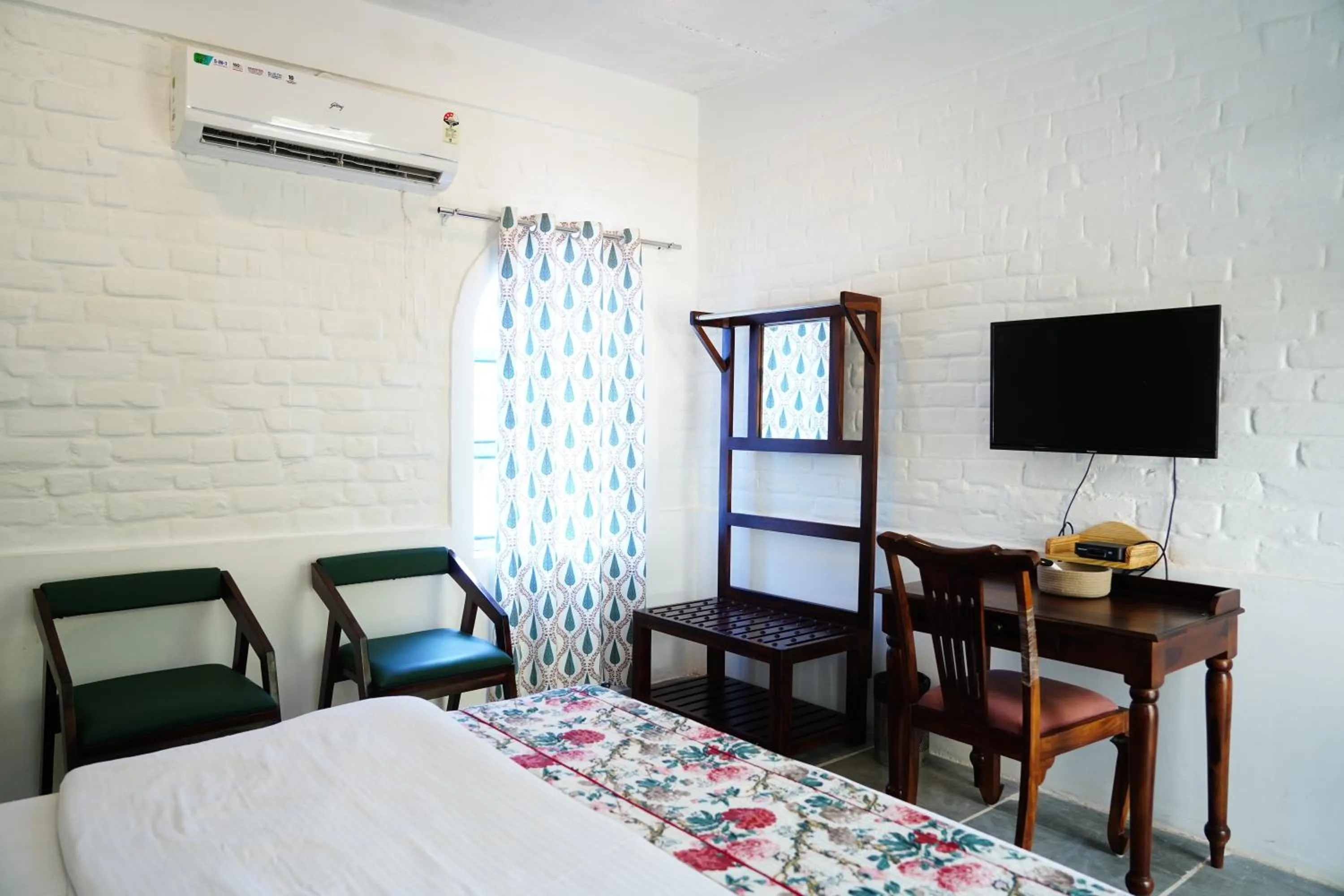 Bed in Heli Pushkar