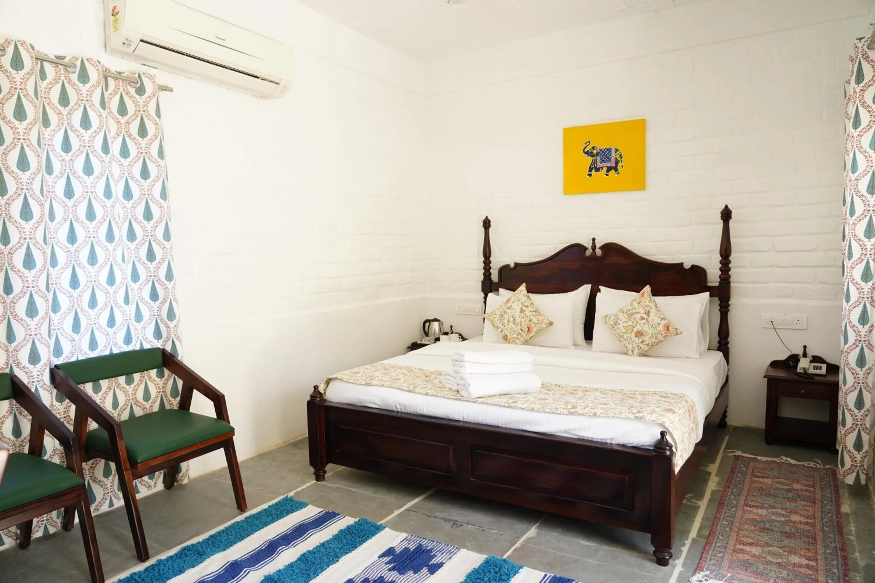 Bed in Heli Pushkar