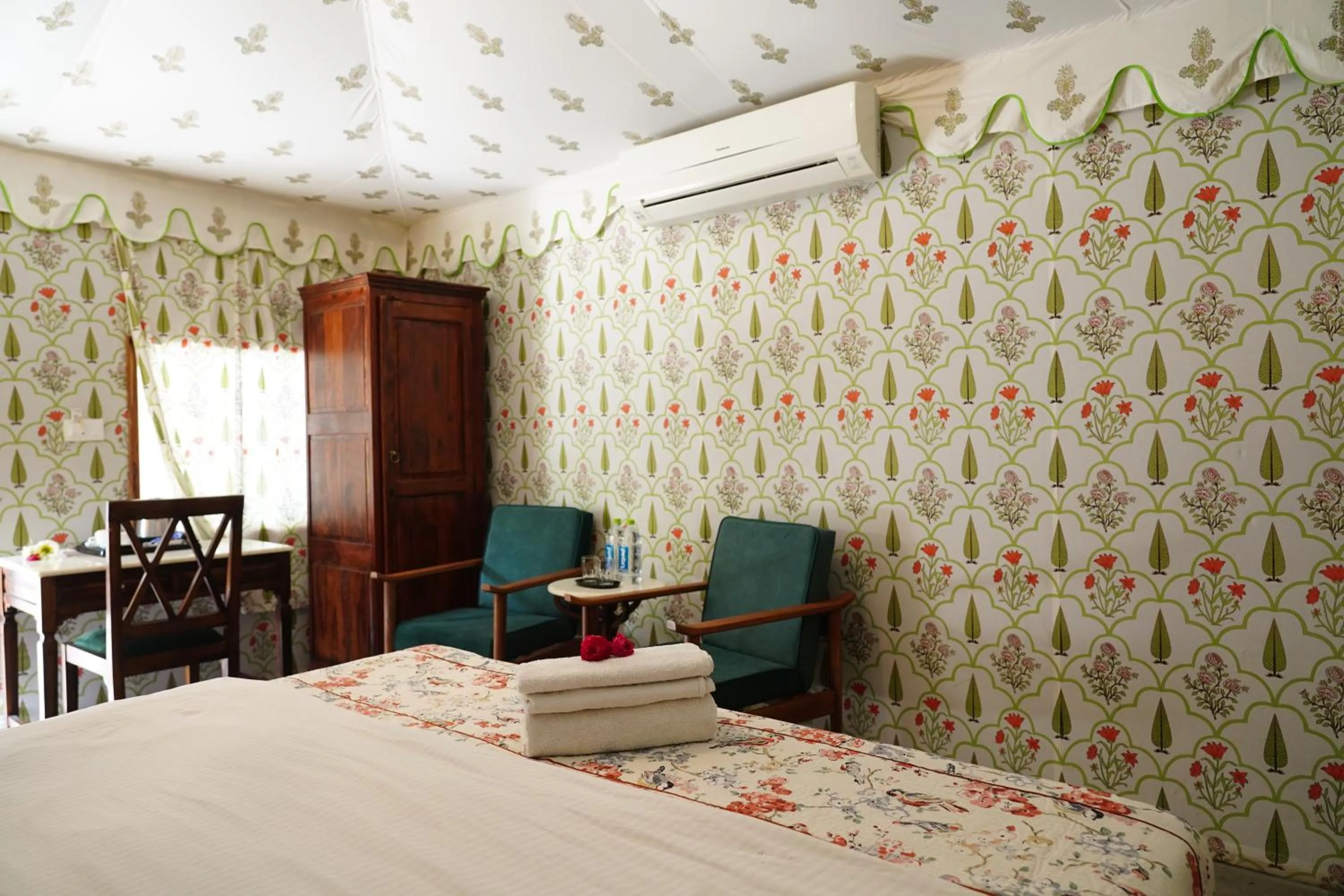 Bed in Heli Pushkar