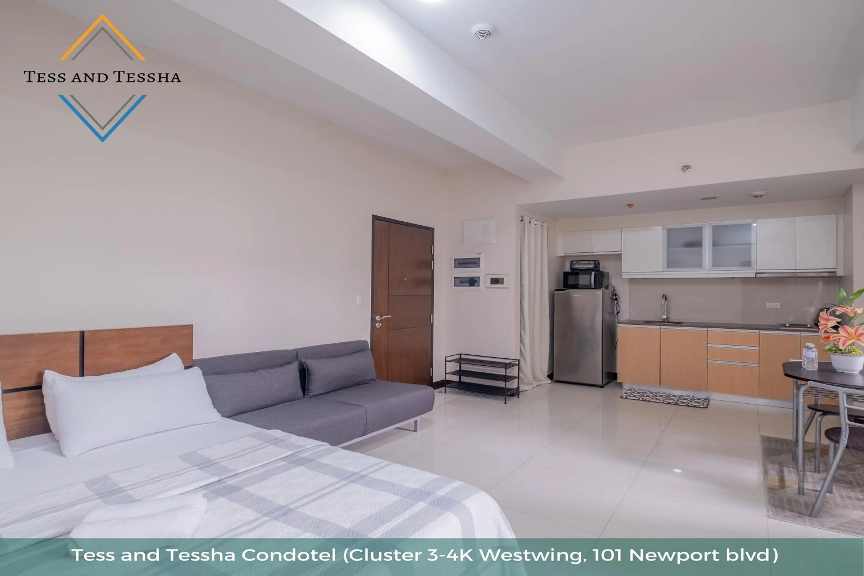 Living room in Tess and Tessha Condotel near T3 Airport