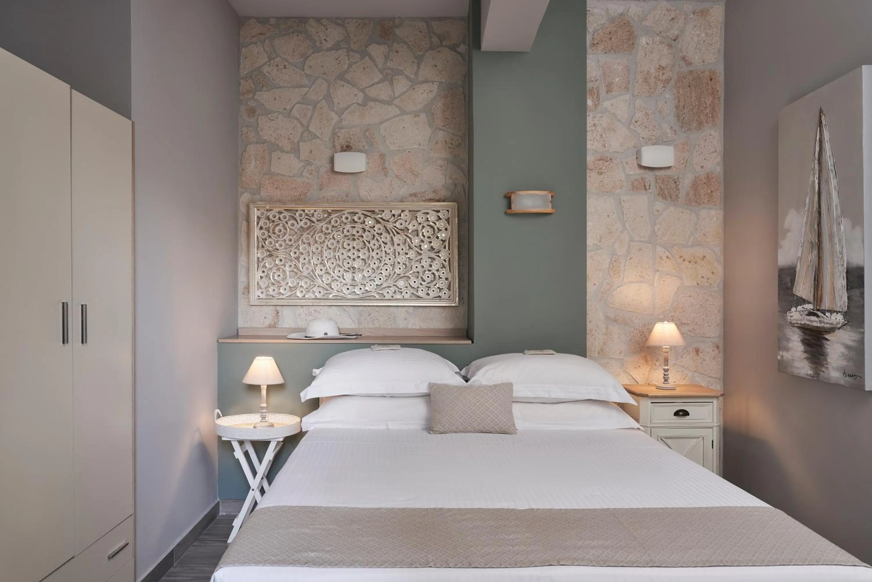 Bedroom, Bed in Mirabilia Boutique Hotel