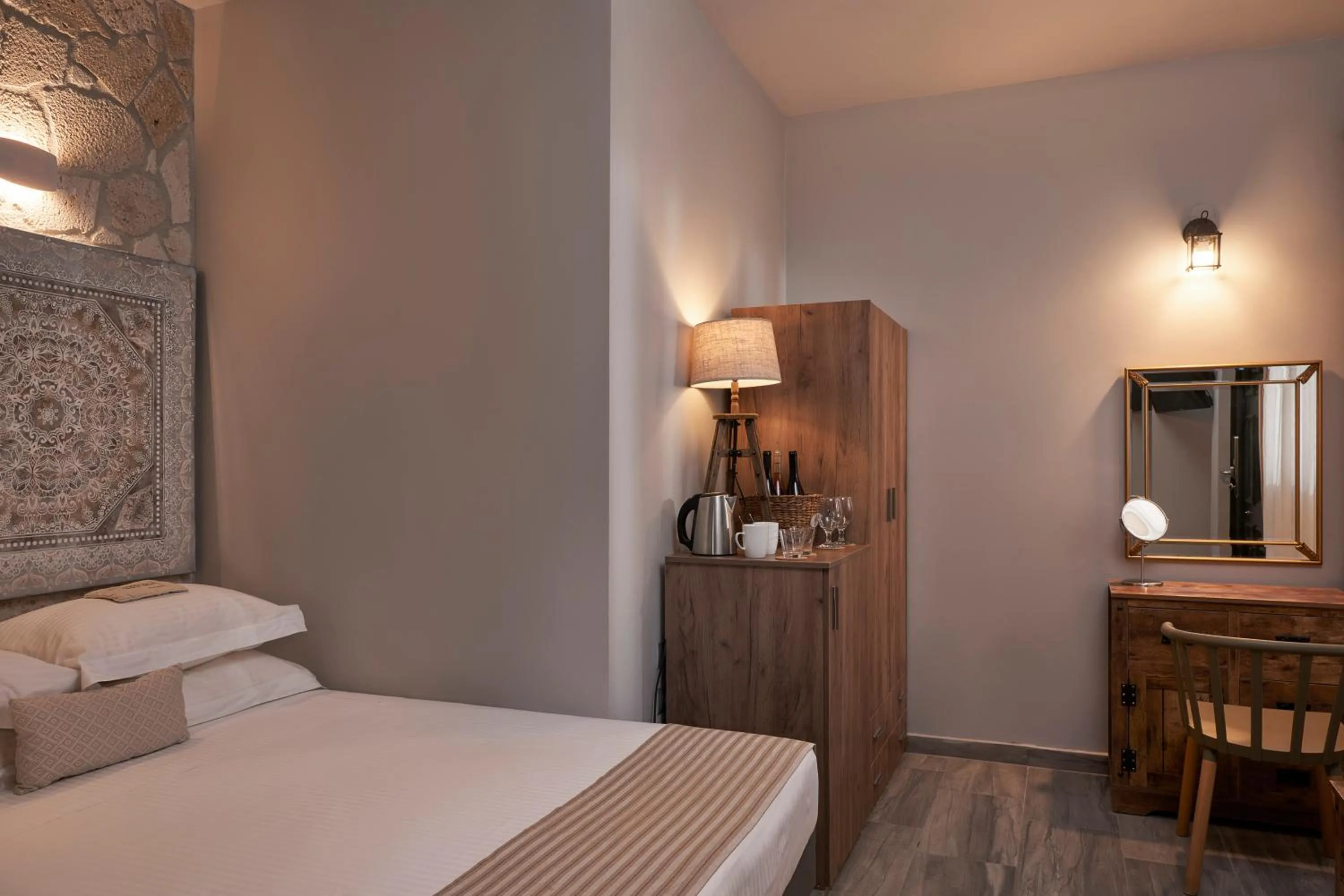 Bedroom, Bed in Mirabilia Boutique Hotel