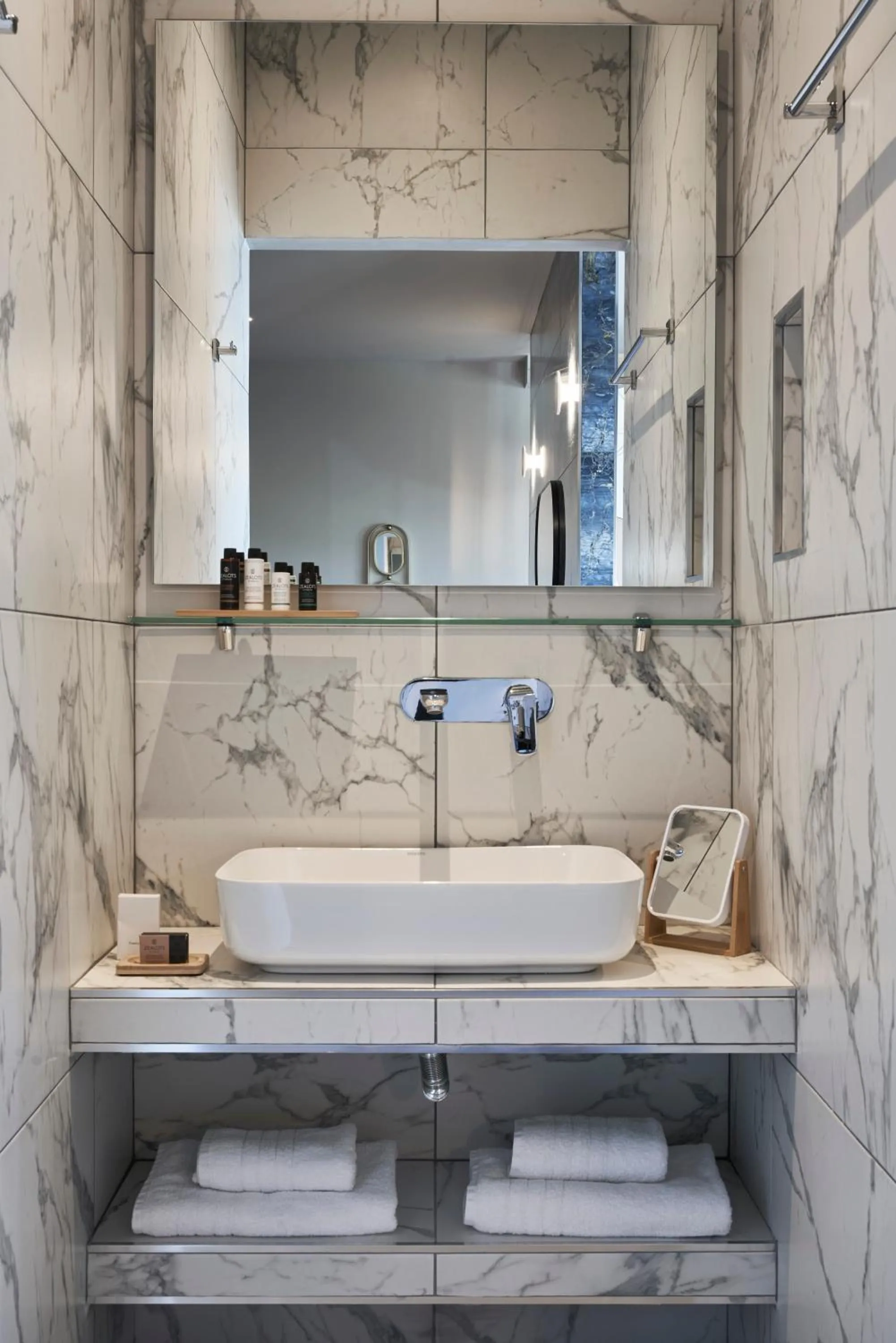 Bathroom in Mirabilia Boutique Hotel