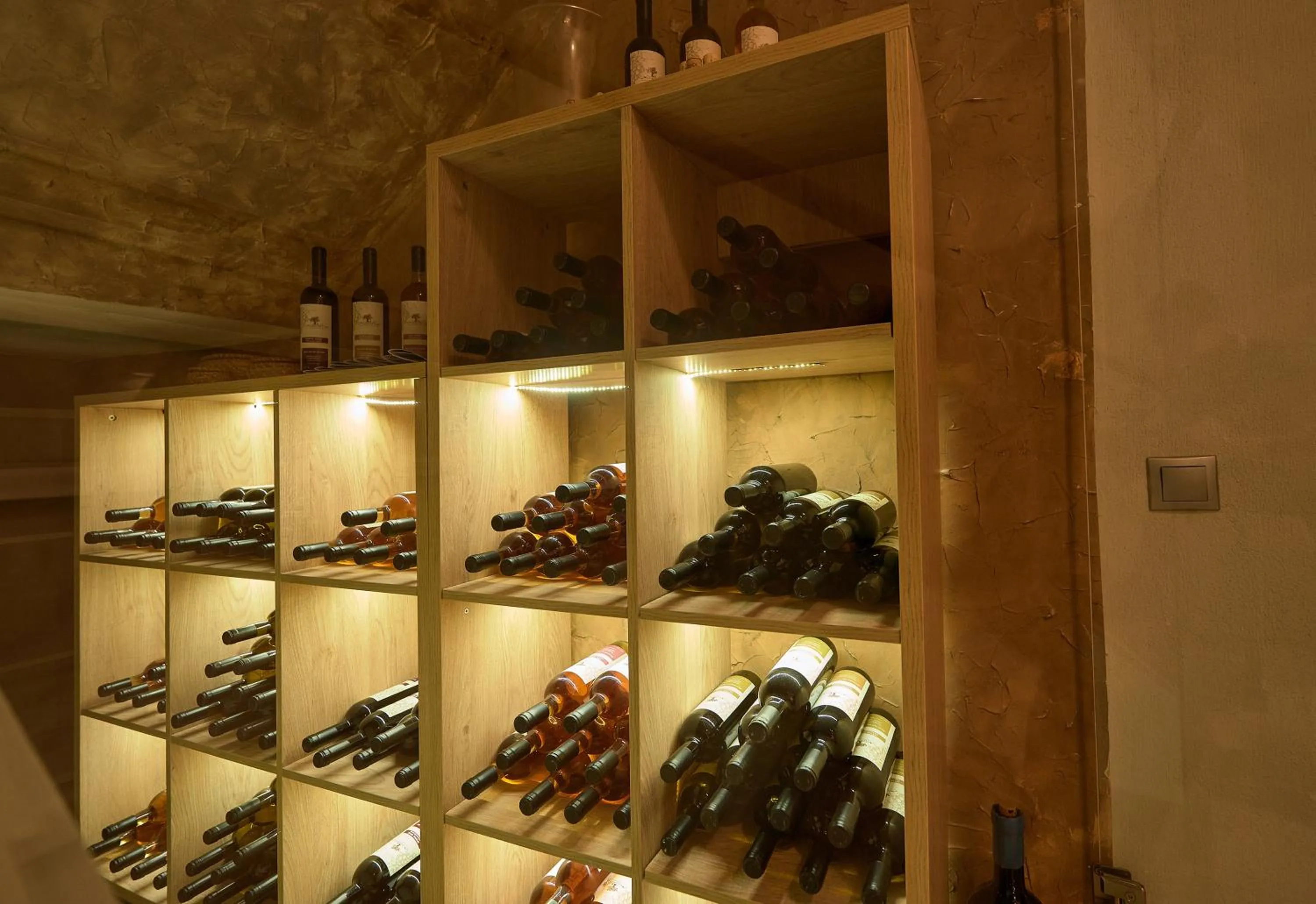 Alcoholic drinks in Mirabilia Boutique Hotel