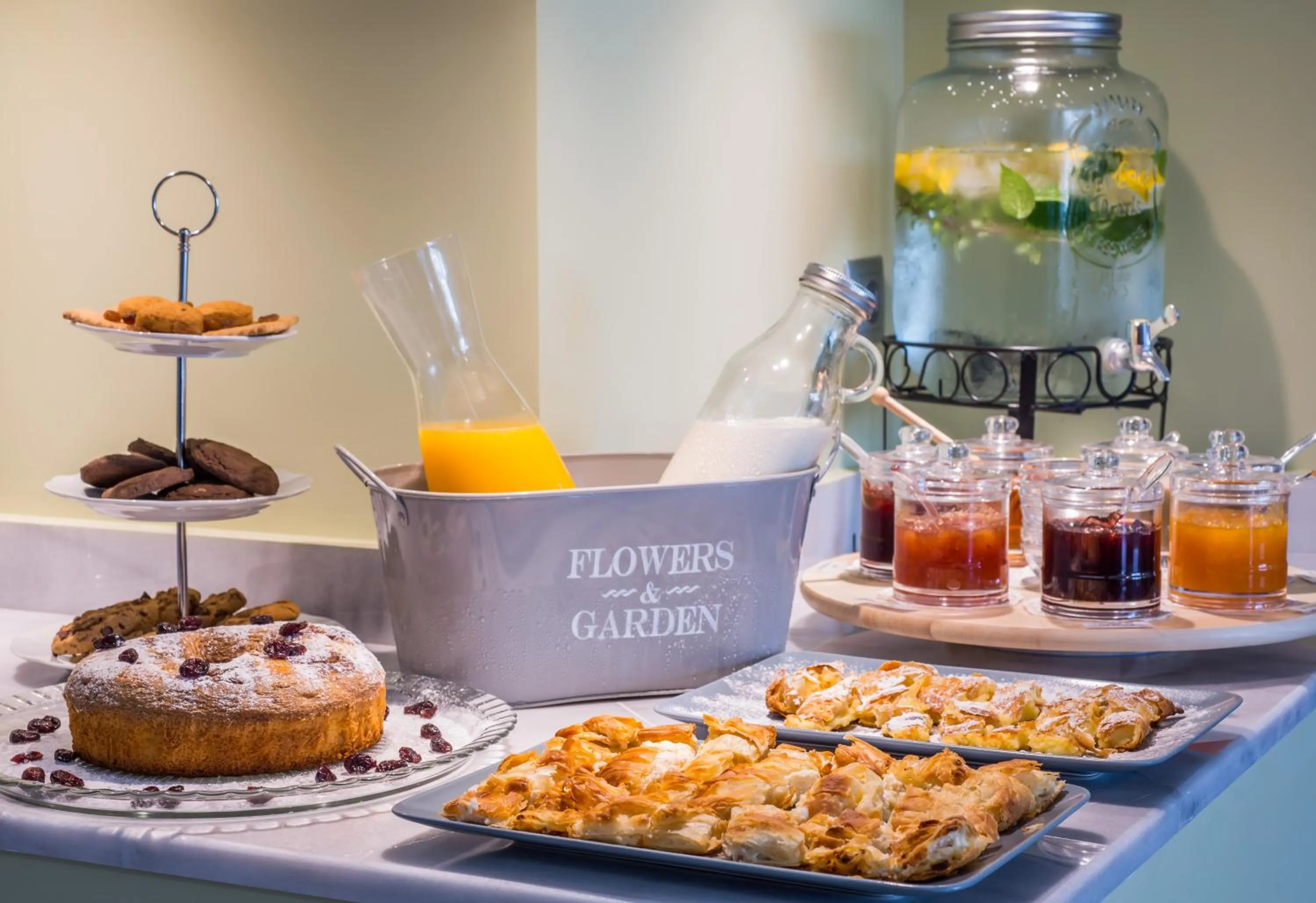 Buffet breakfast in Mirabilia Boutique Hotel