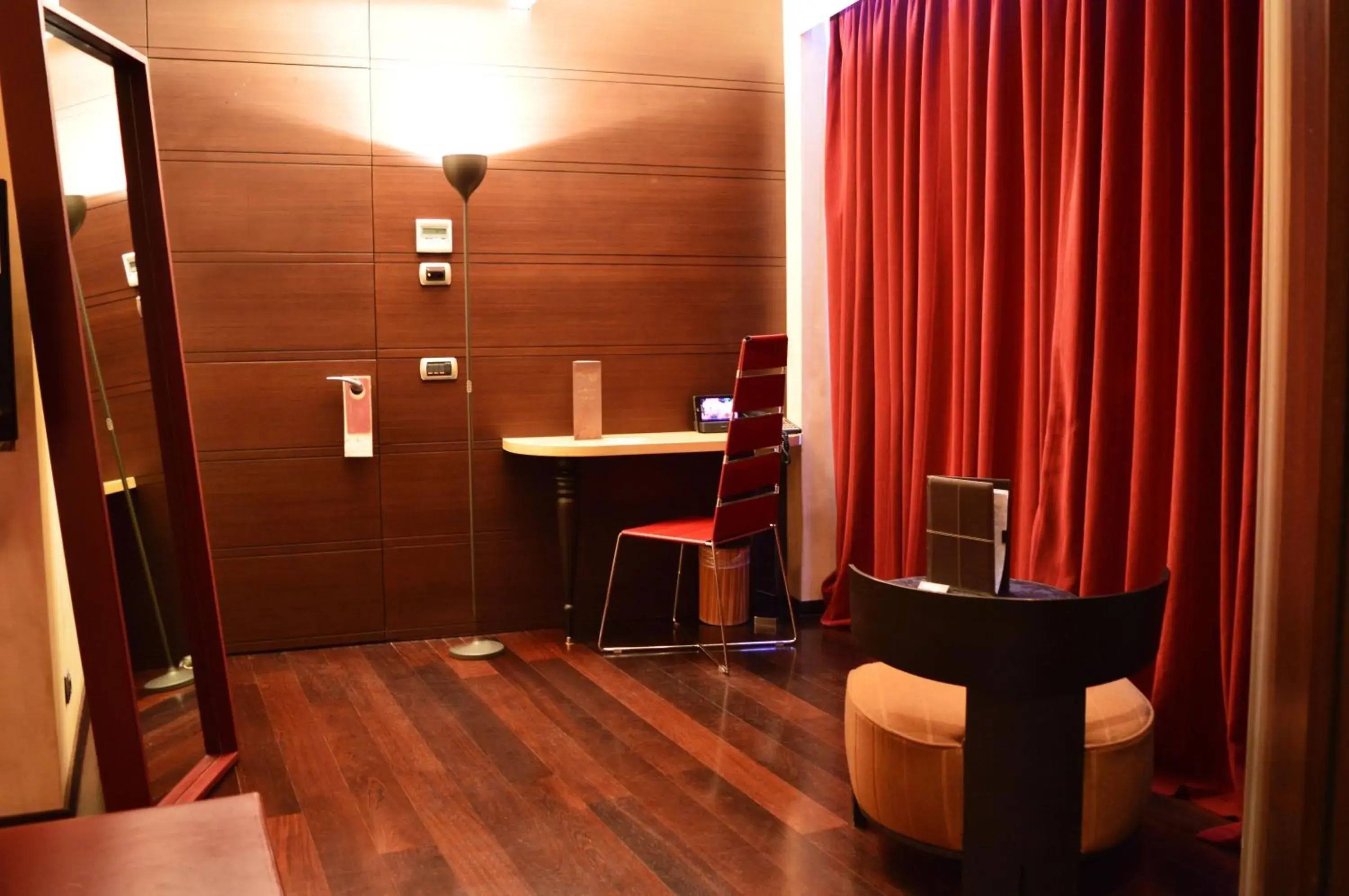 Photo of the whole room in Les Fleurs Boutique Hotel Photo of the whole room in Les Fleurs Boutique Hotel