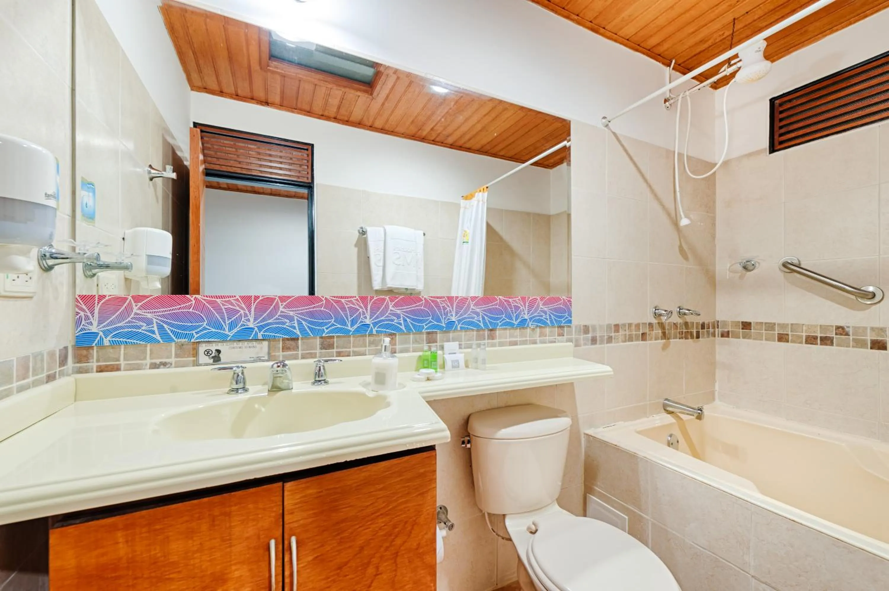 Photo of the whole room in Hotel Campestre La Potra