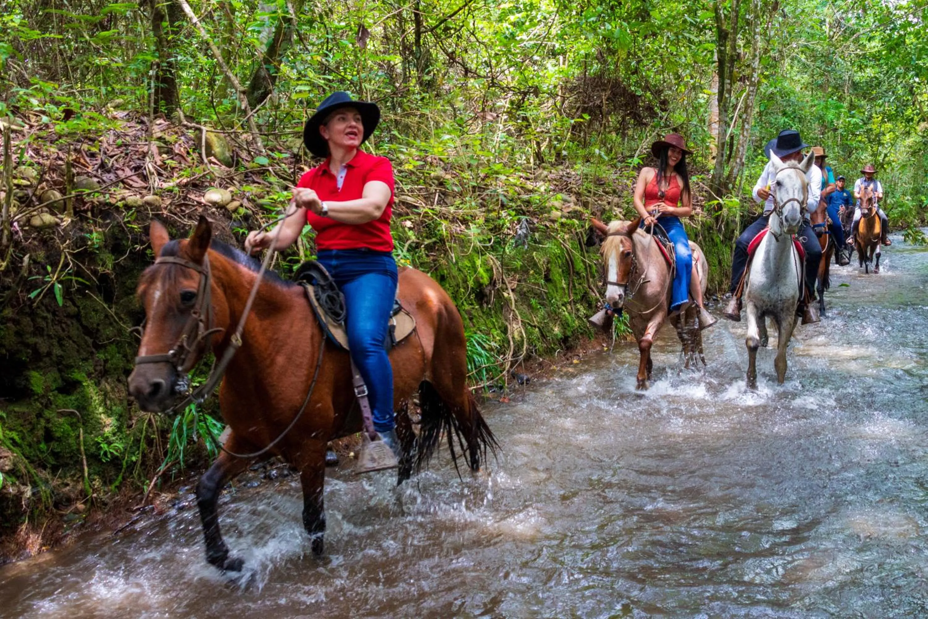 People in Hotel Campestre La Potra