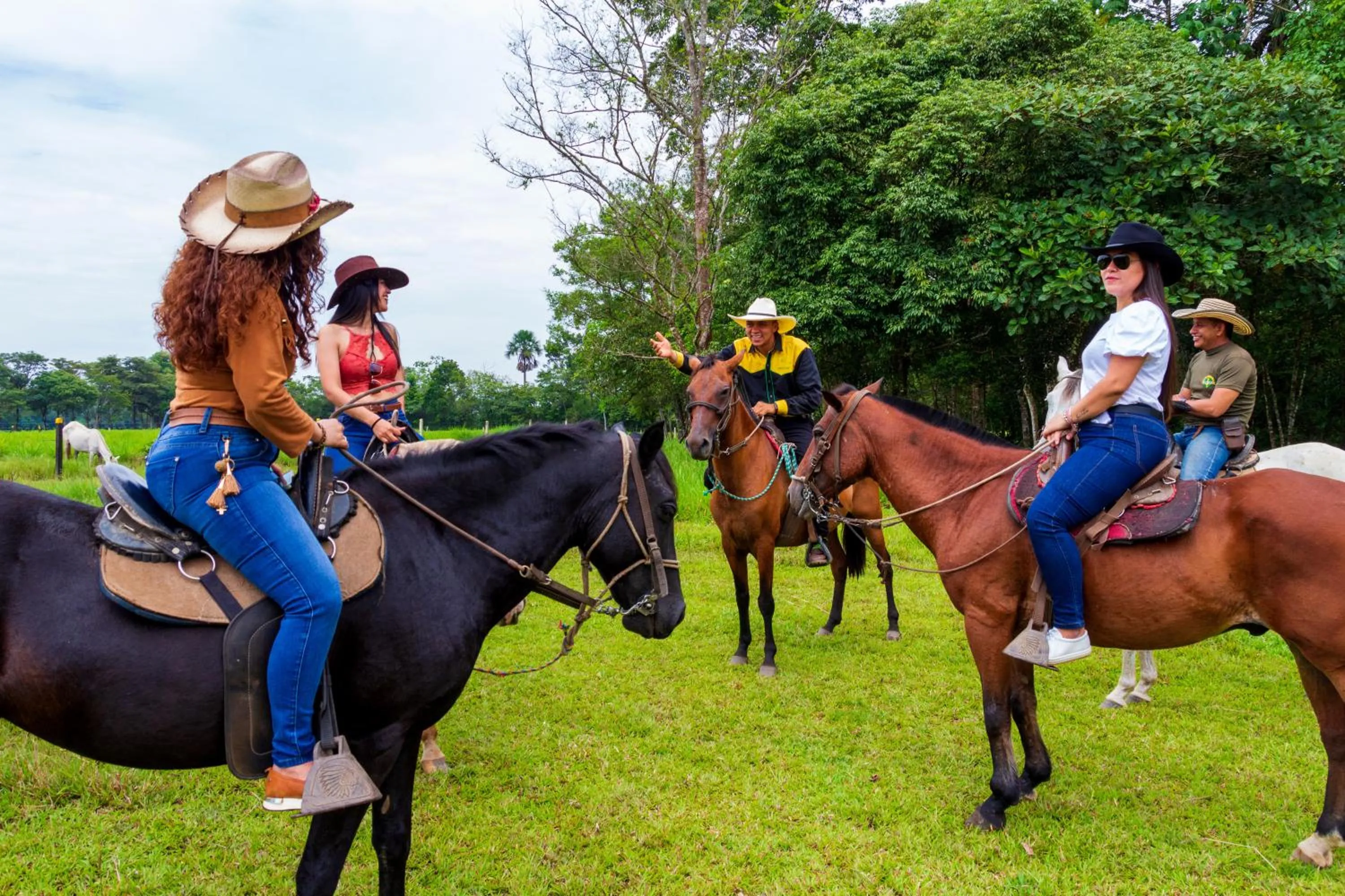 People in Hotel Campestre La Potra