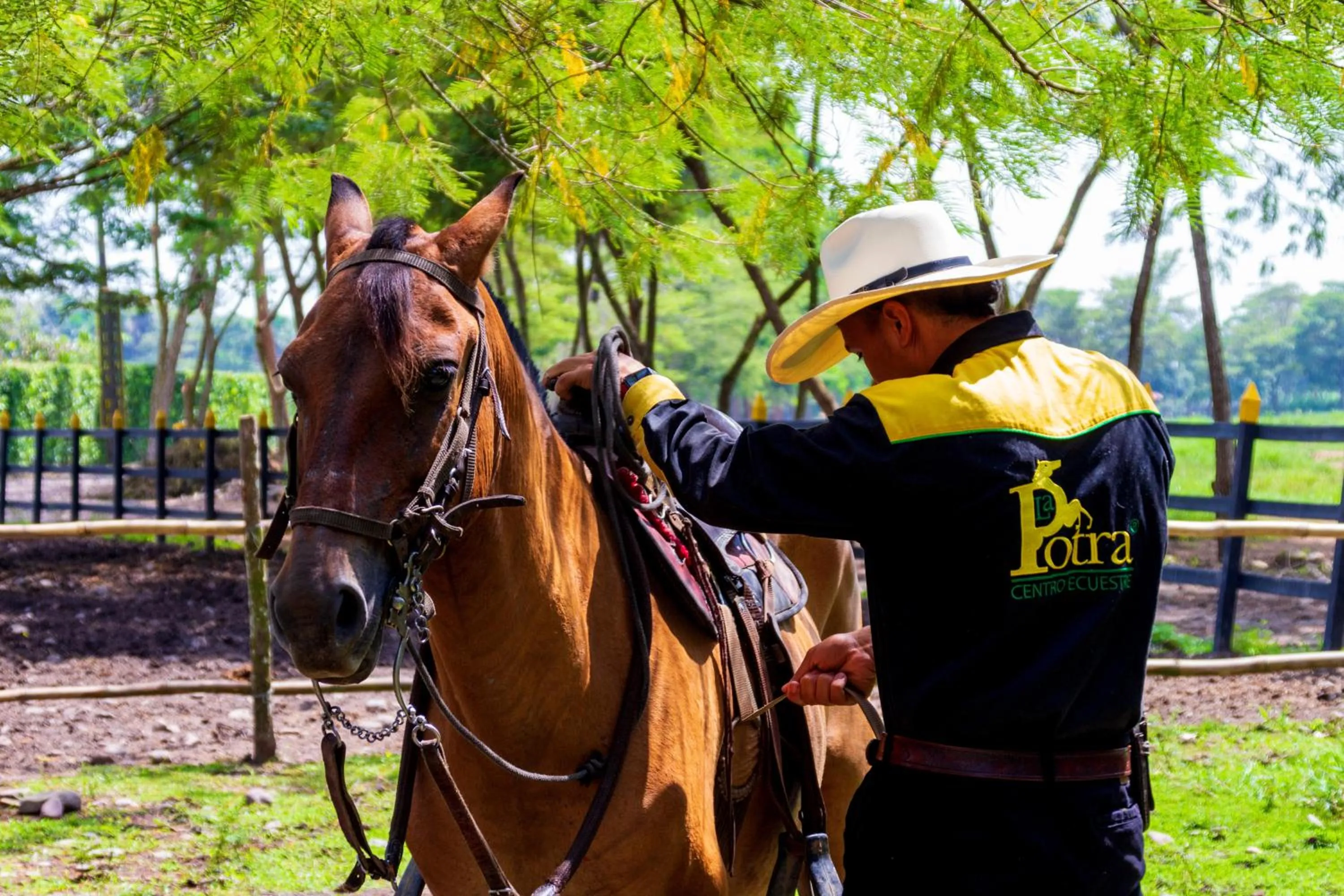 People in Hotel Campestre La Potra