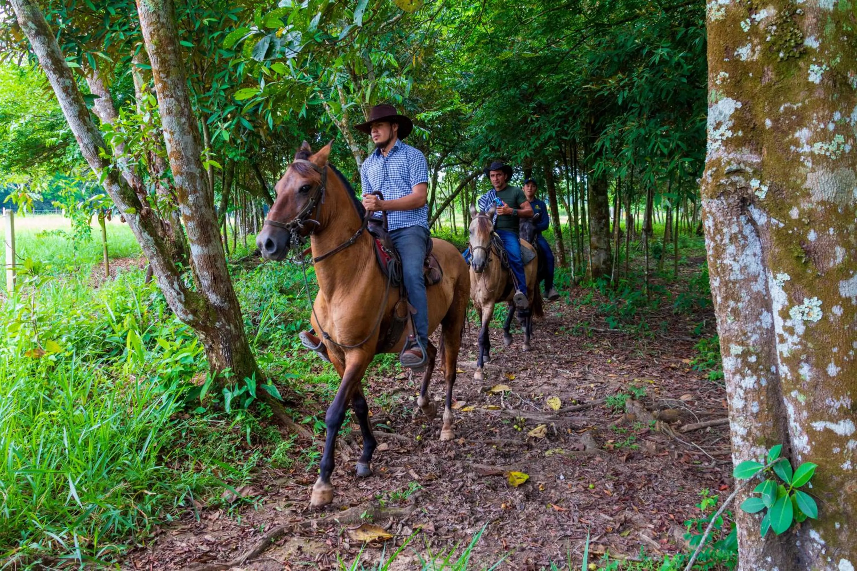 People in Hotel Campestre La Potra
