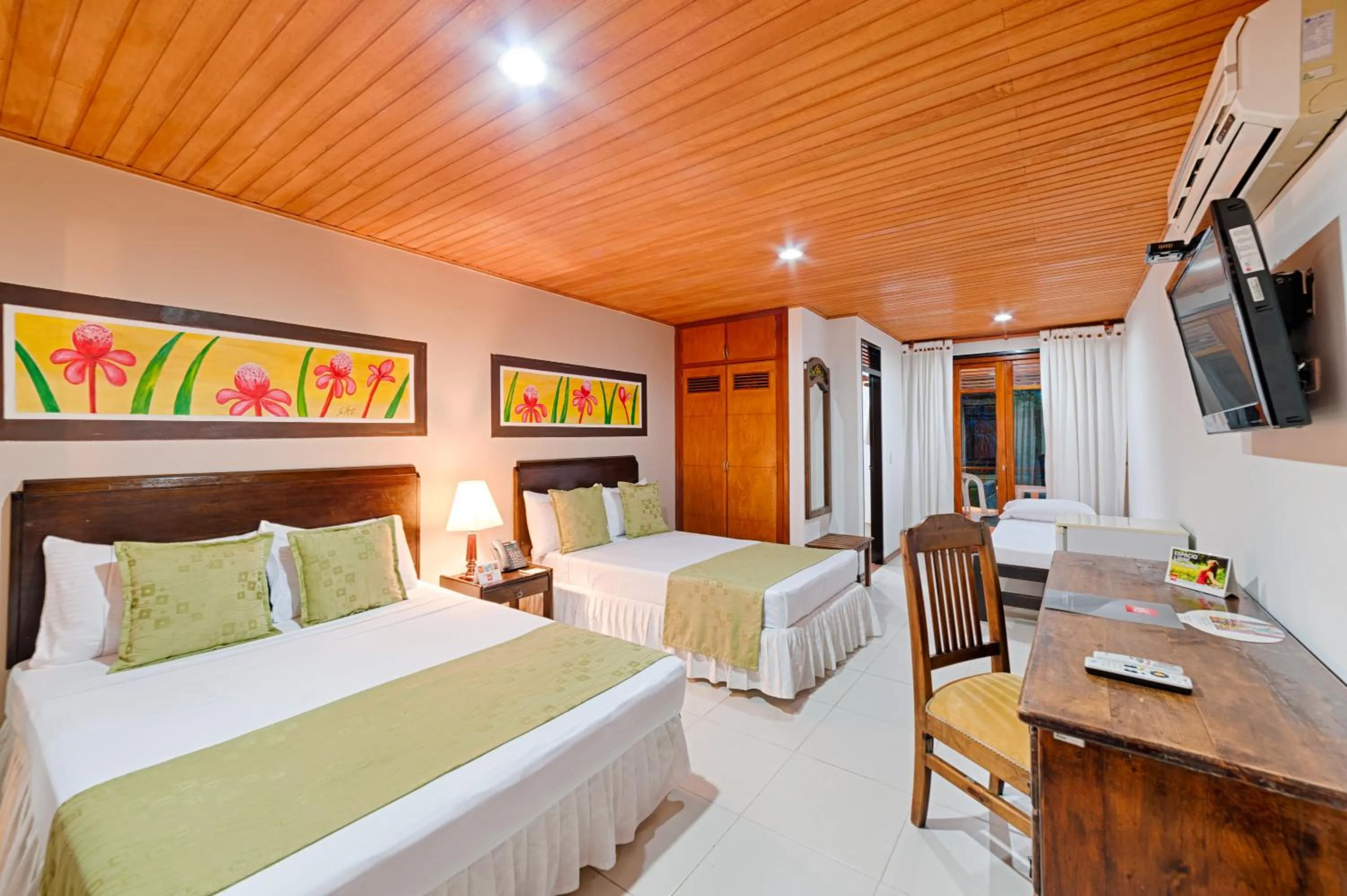 Photo of the whole room, Bed in Hotel Campestre La Potra