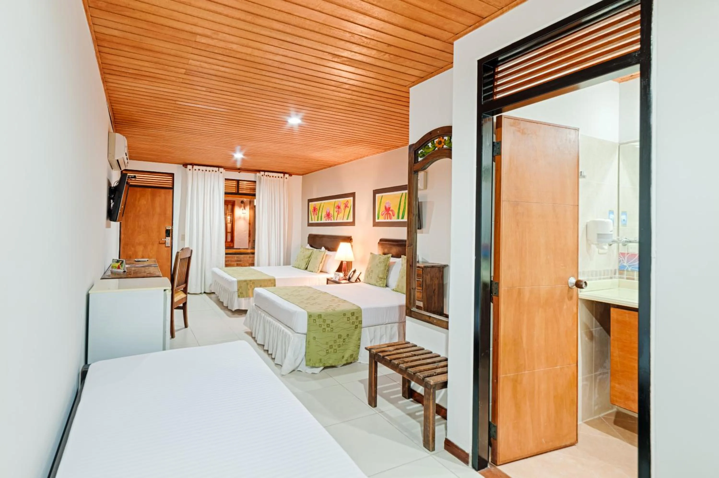 Photo of the whole room, Bed in Hotel Campestre La Potra