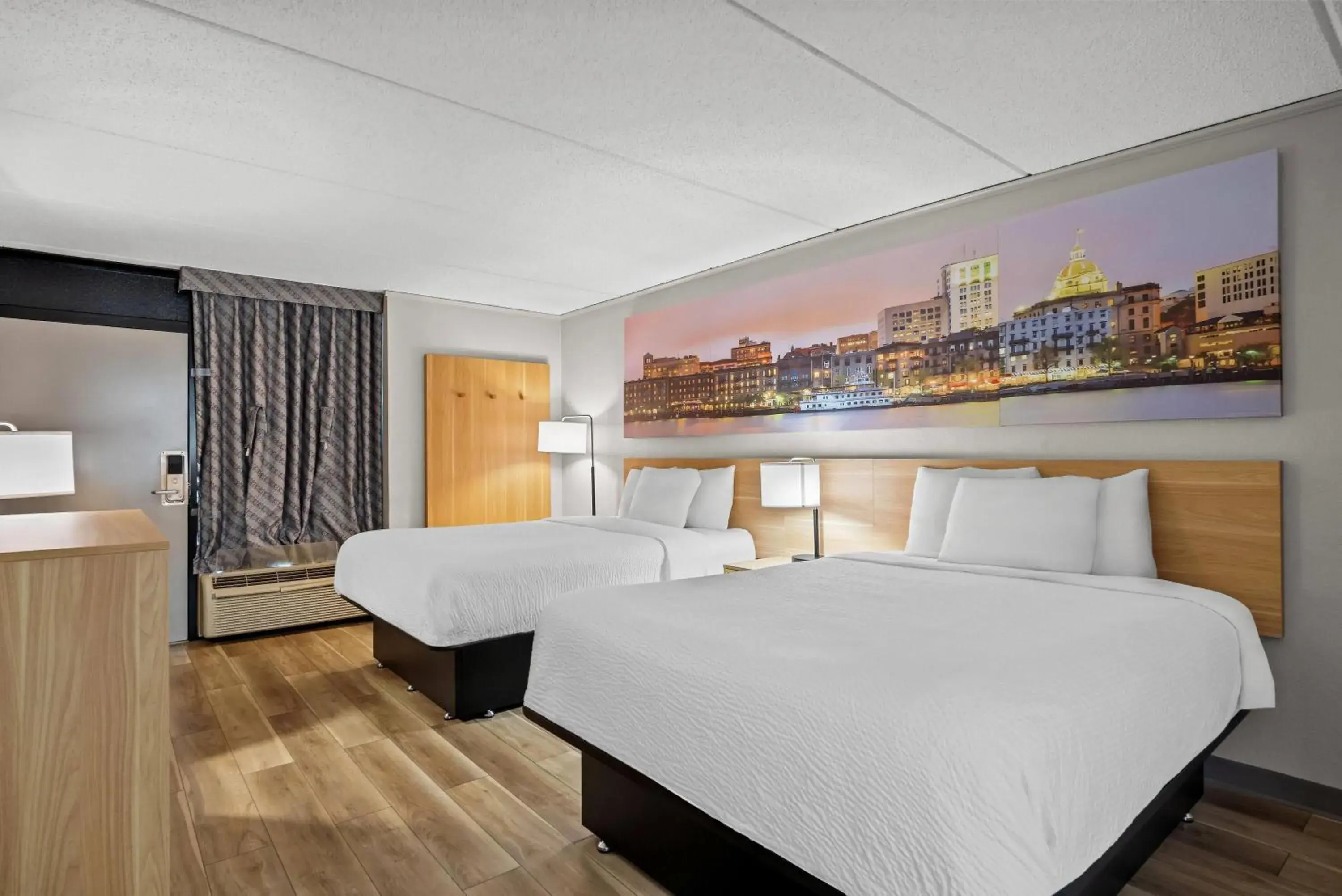 Bed in Days Inn by Wyndham Statesboro Bed in Days Inn by Wyndham Statesboro