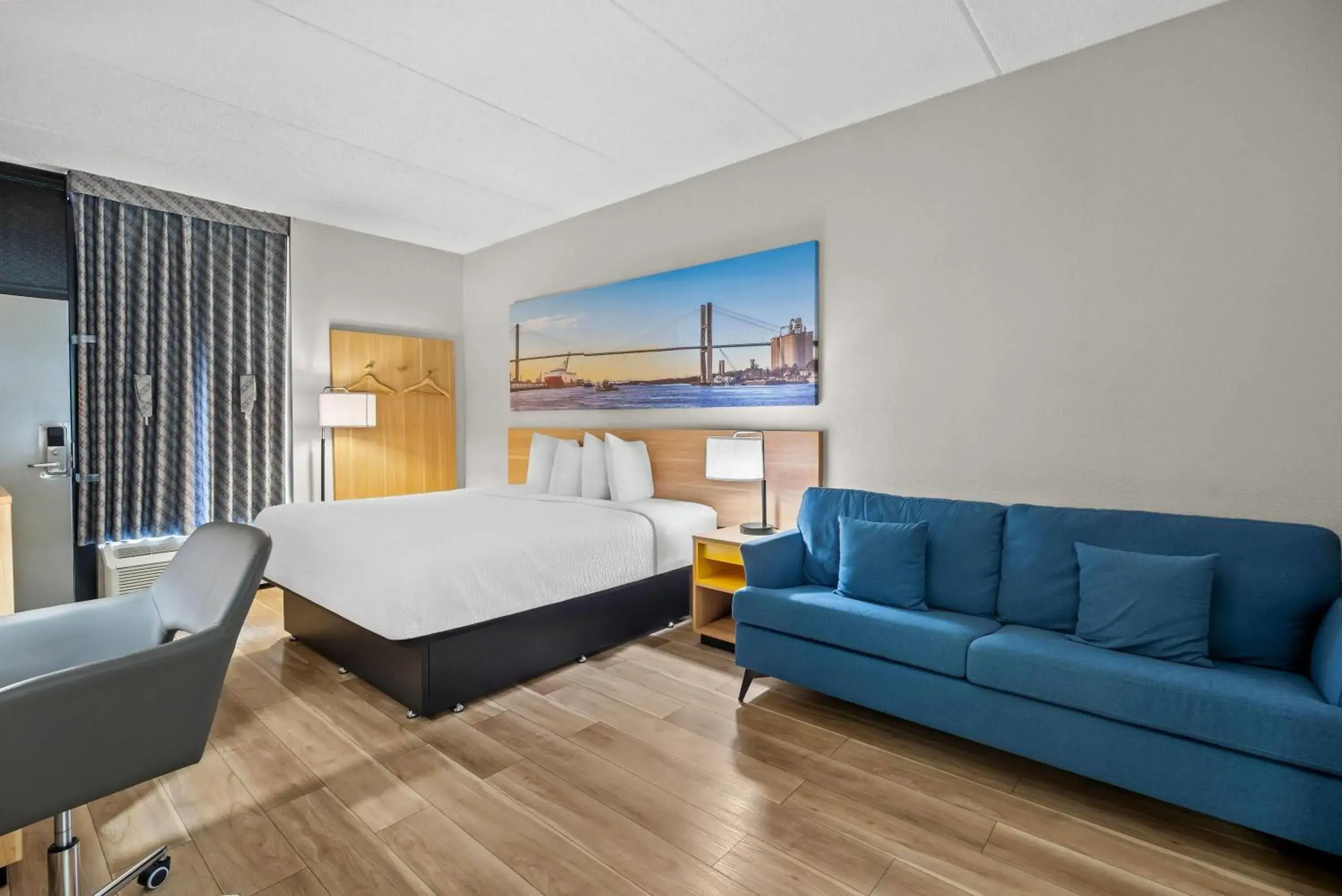 Bed in Days Inn by Wyndham Statesboro Bed in Days Inn by Wyndham Statesboro