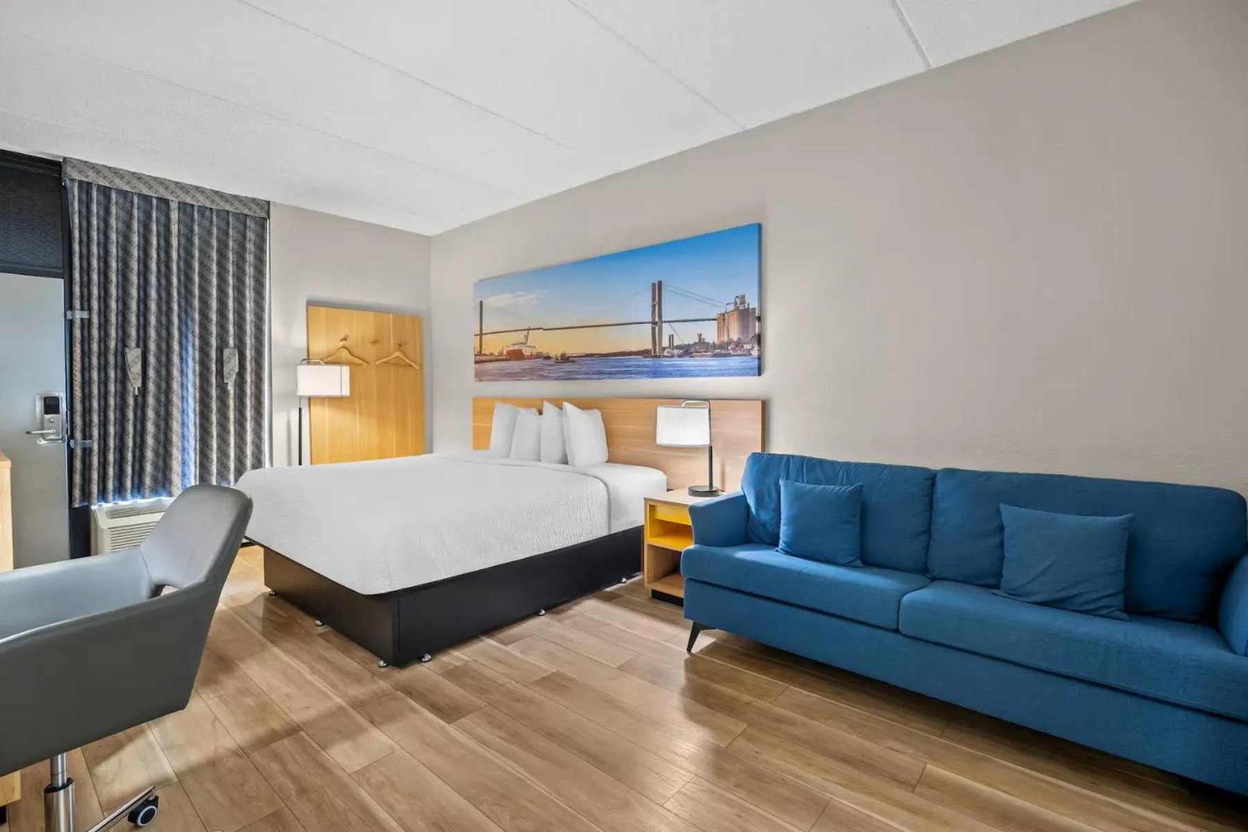 Family, Bed in Days Inn by Wyndham Statesboro