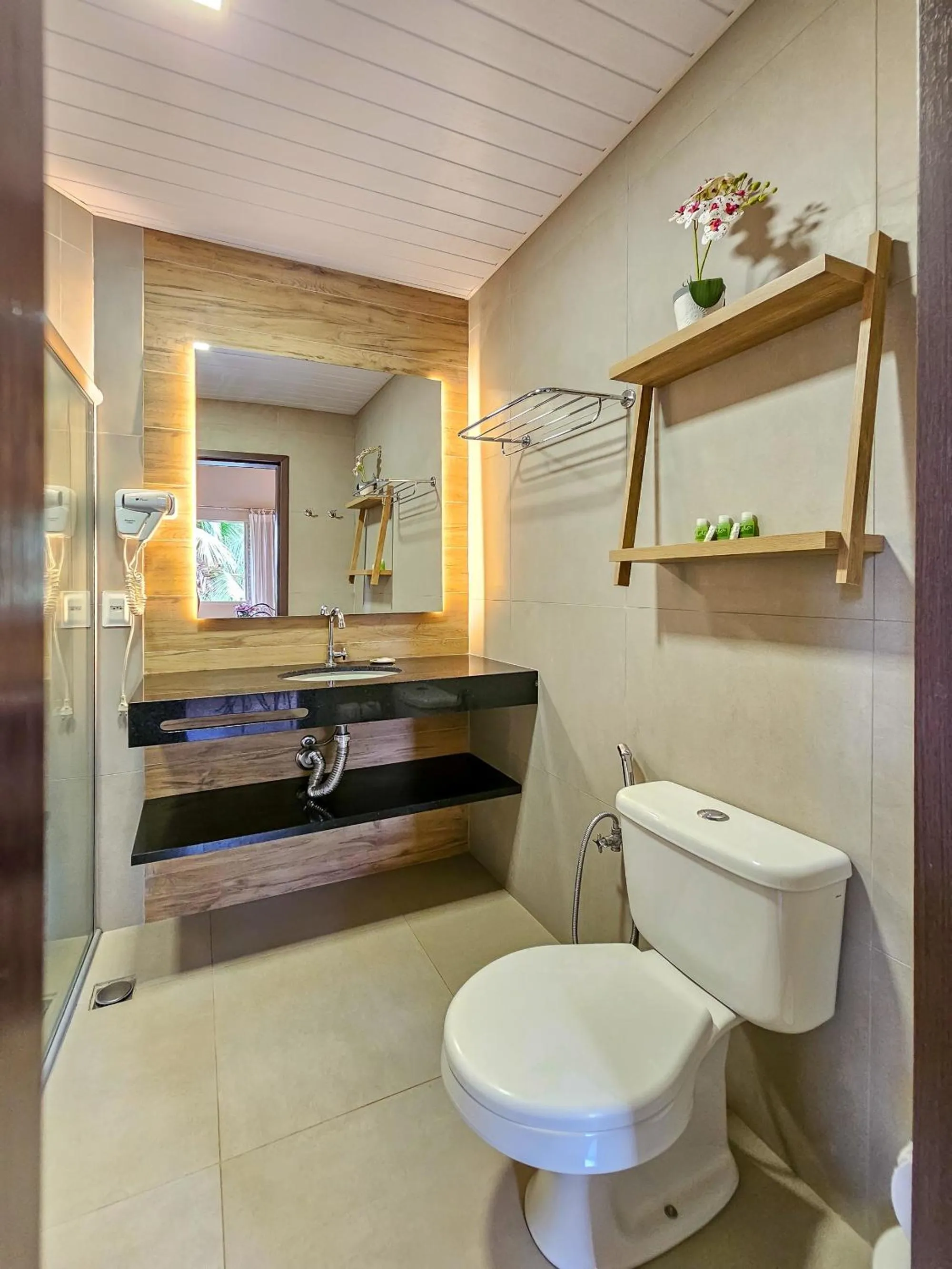 Shower in Hotel Pousada Águas de Bonito