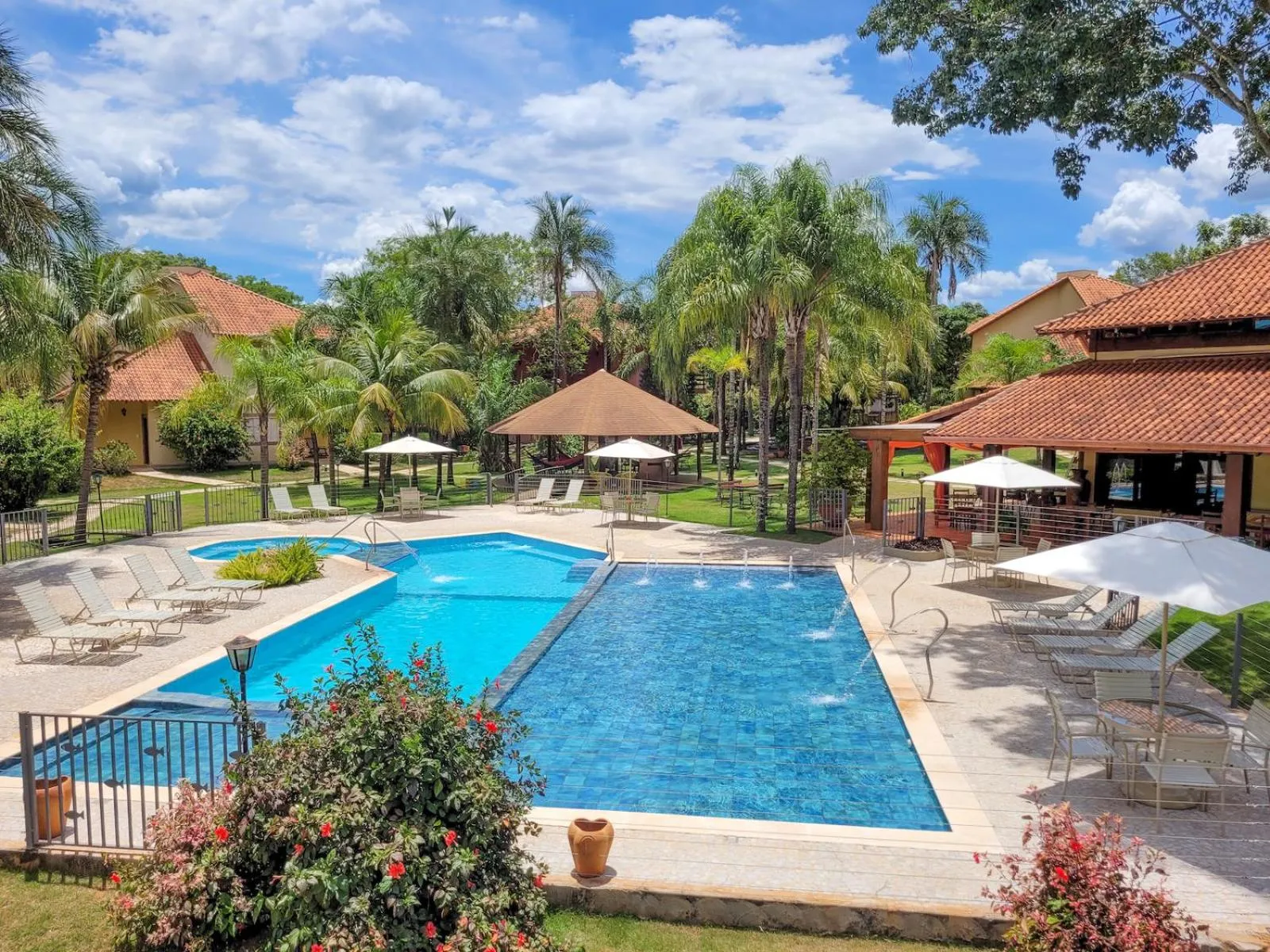 Swimming pool in Hotel Pousada Águas de Bonito
