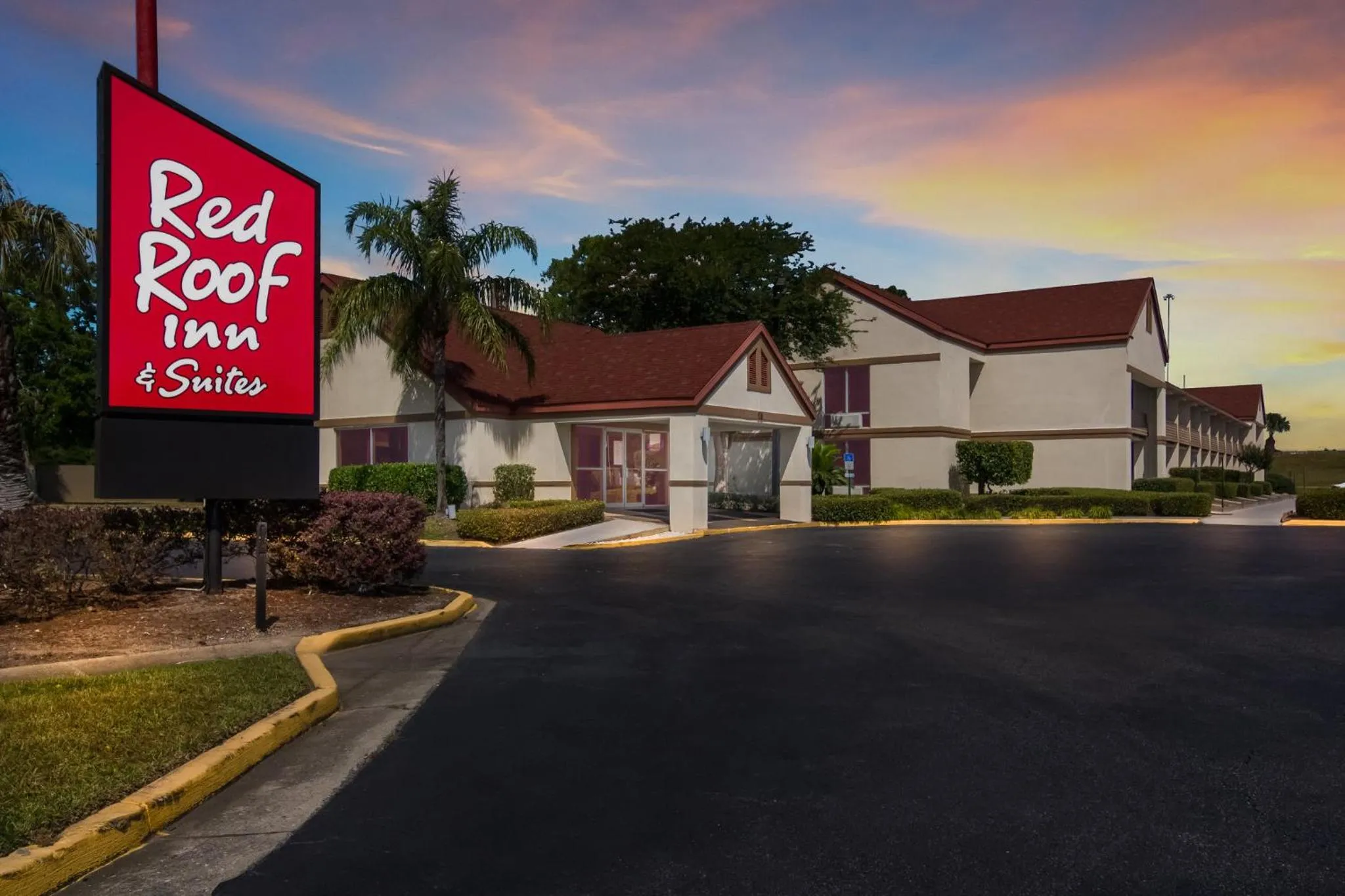 Property building in Red Roof Inn & Suites Brunswick I-95