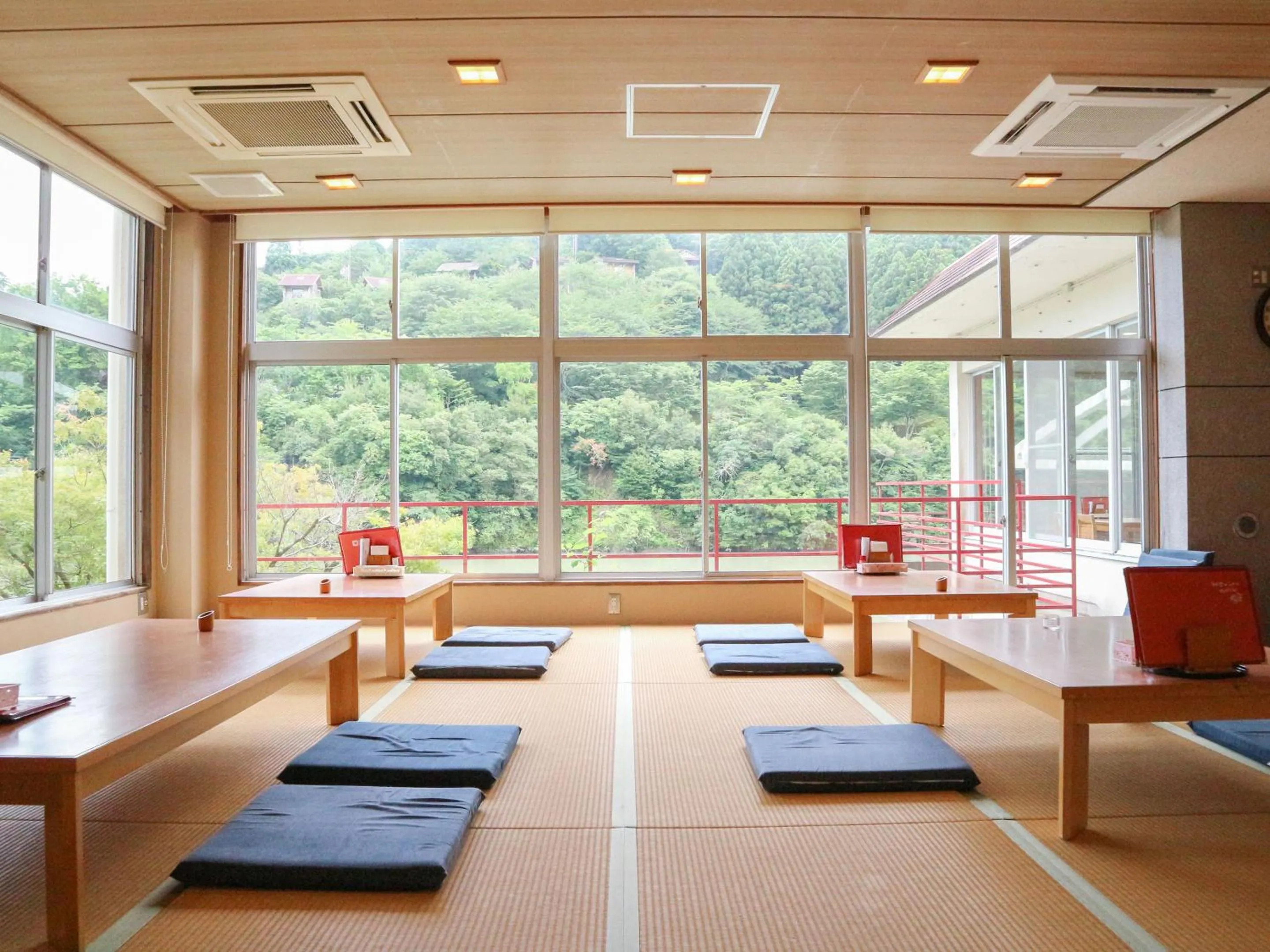 Restaurant/places to eat in momijigawa onsen